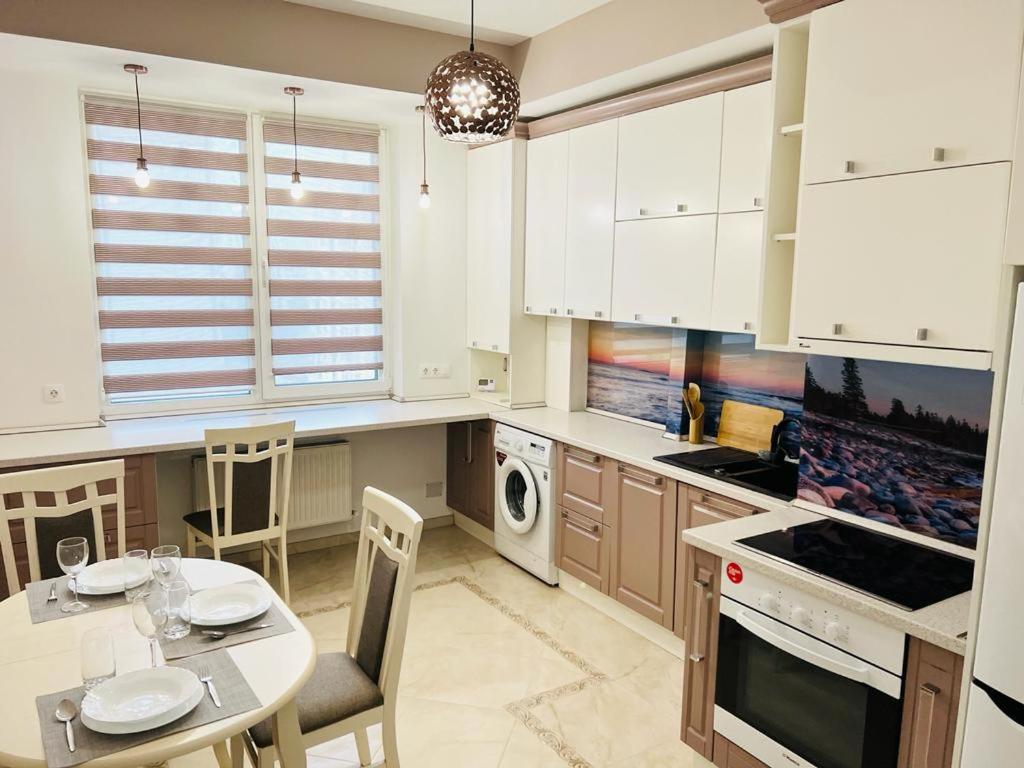 1st apartament tolstoi str