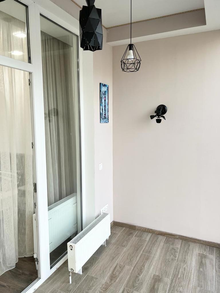 1st apartament tolstoi str
