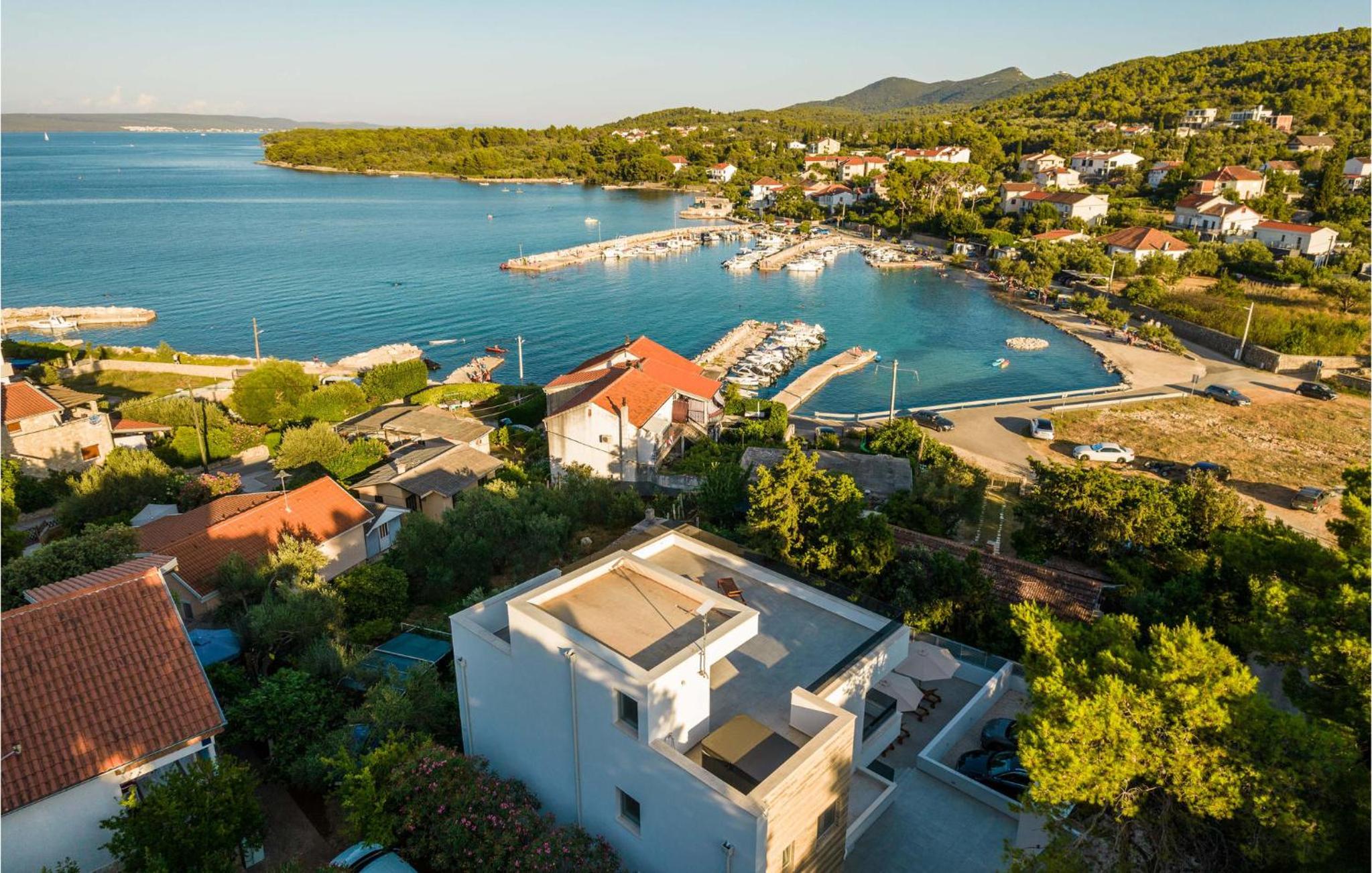 Amazing Home In Zdrelac view 3