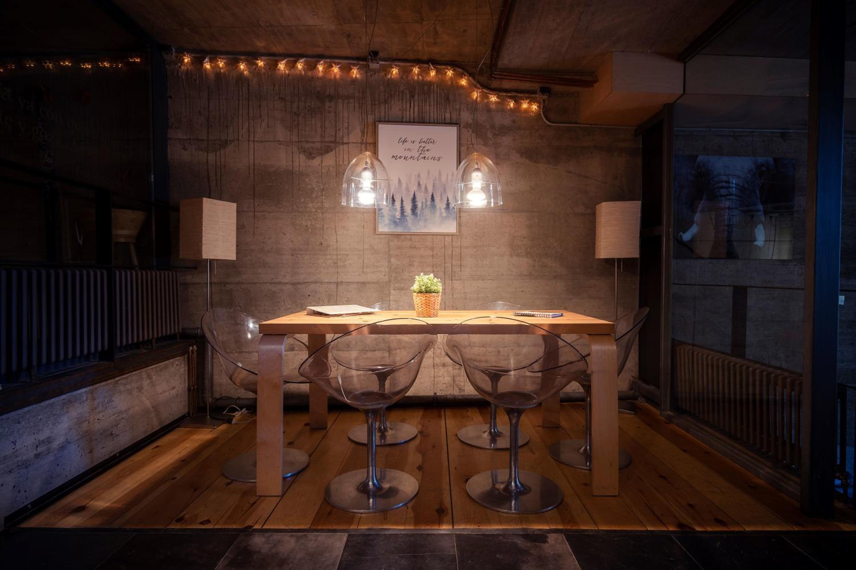 dining
