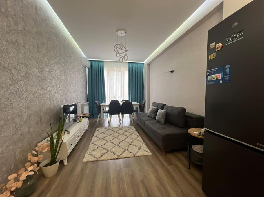 Cozy House - Near the COP Transportation Hub