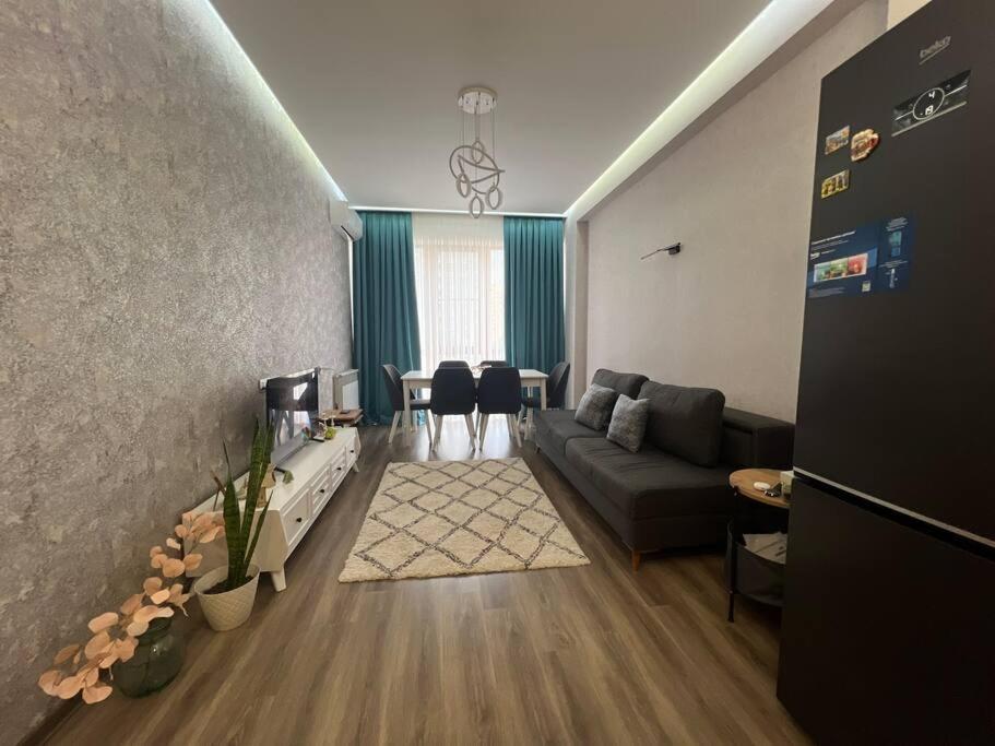 Cozy House - Near the COP Transportation Hub