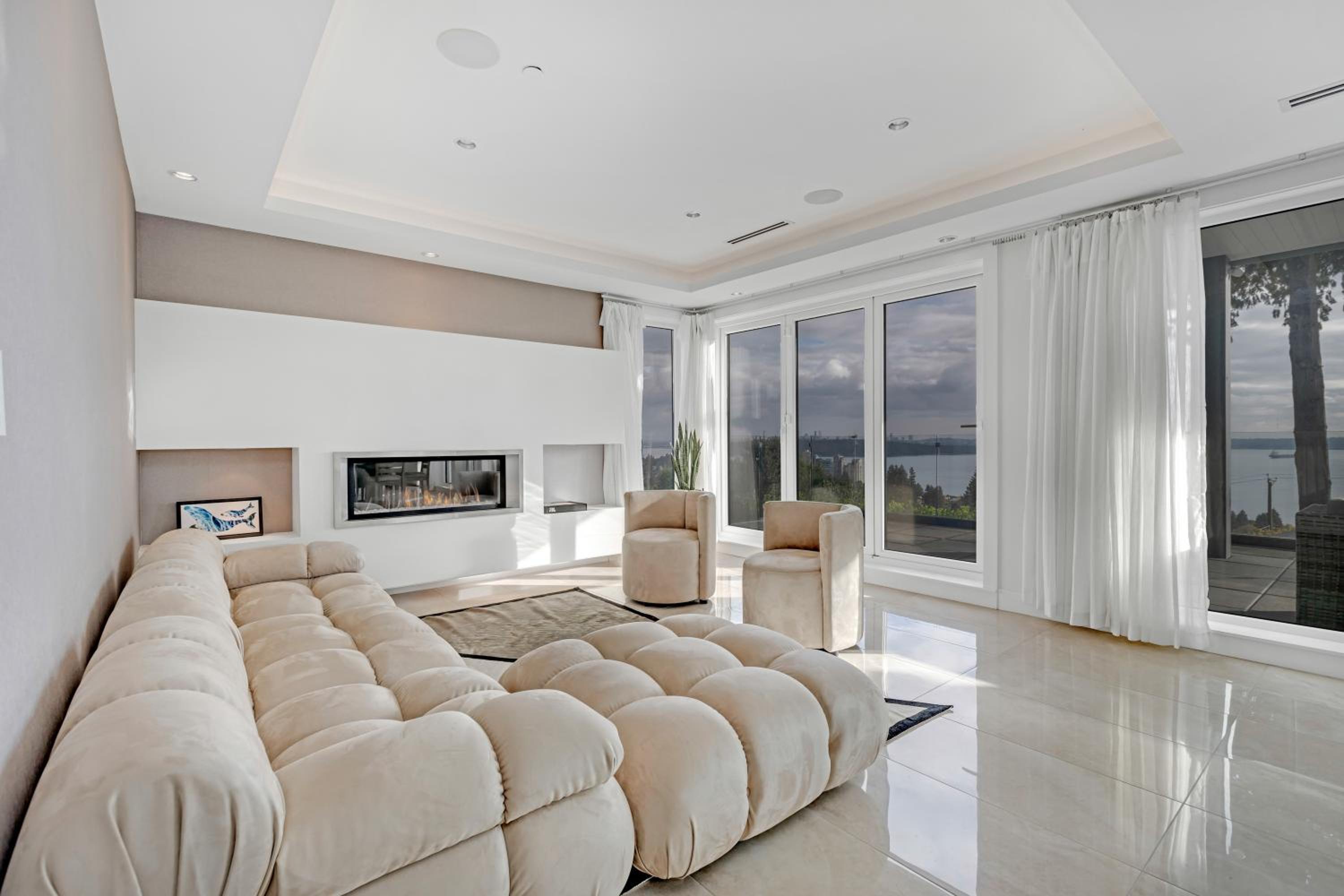 Contemporary Home with Stunning Ocean and City Views
