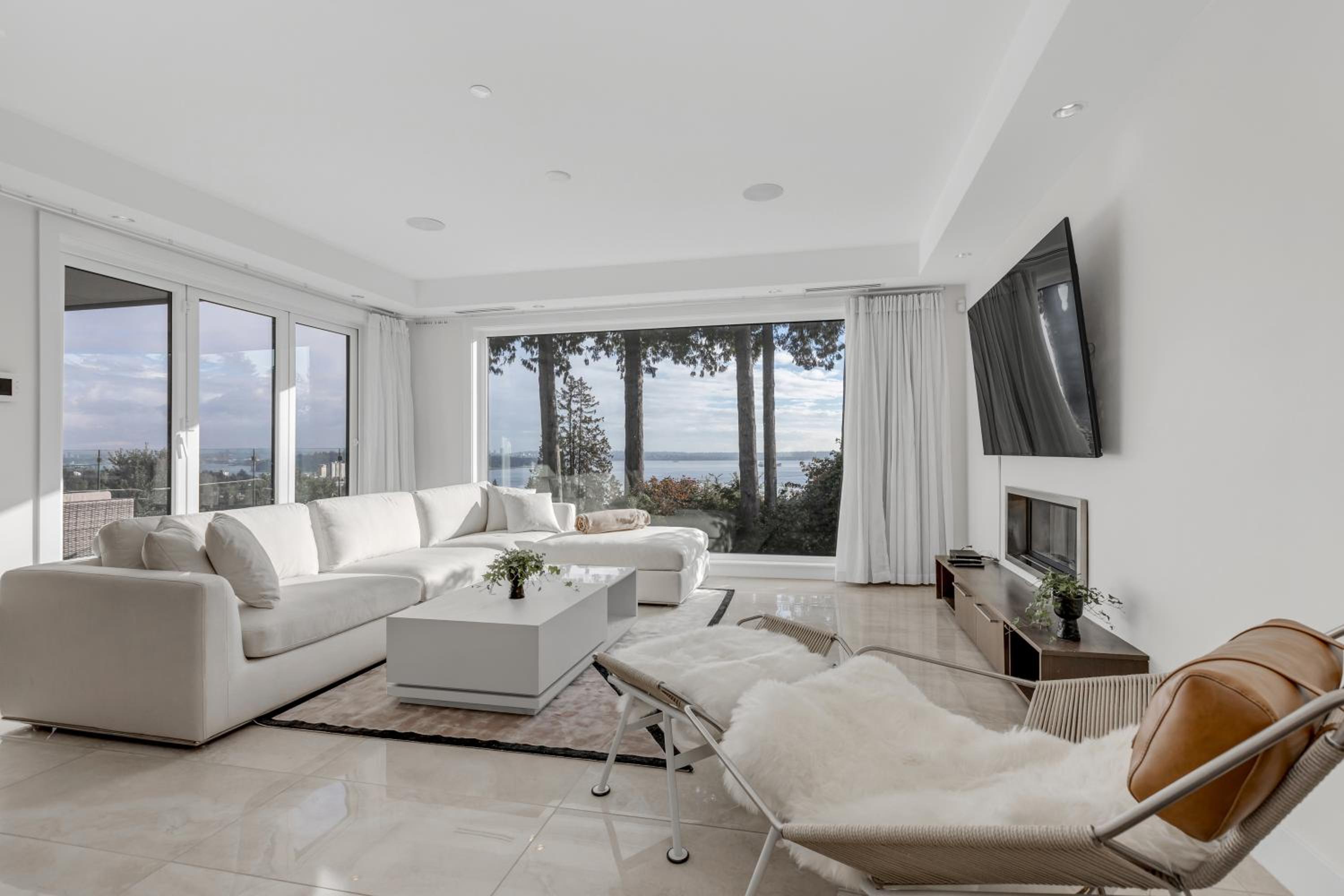 Contemporary Home with Stunning Ocean and City Views