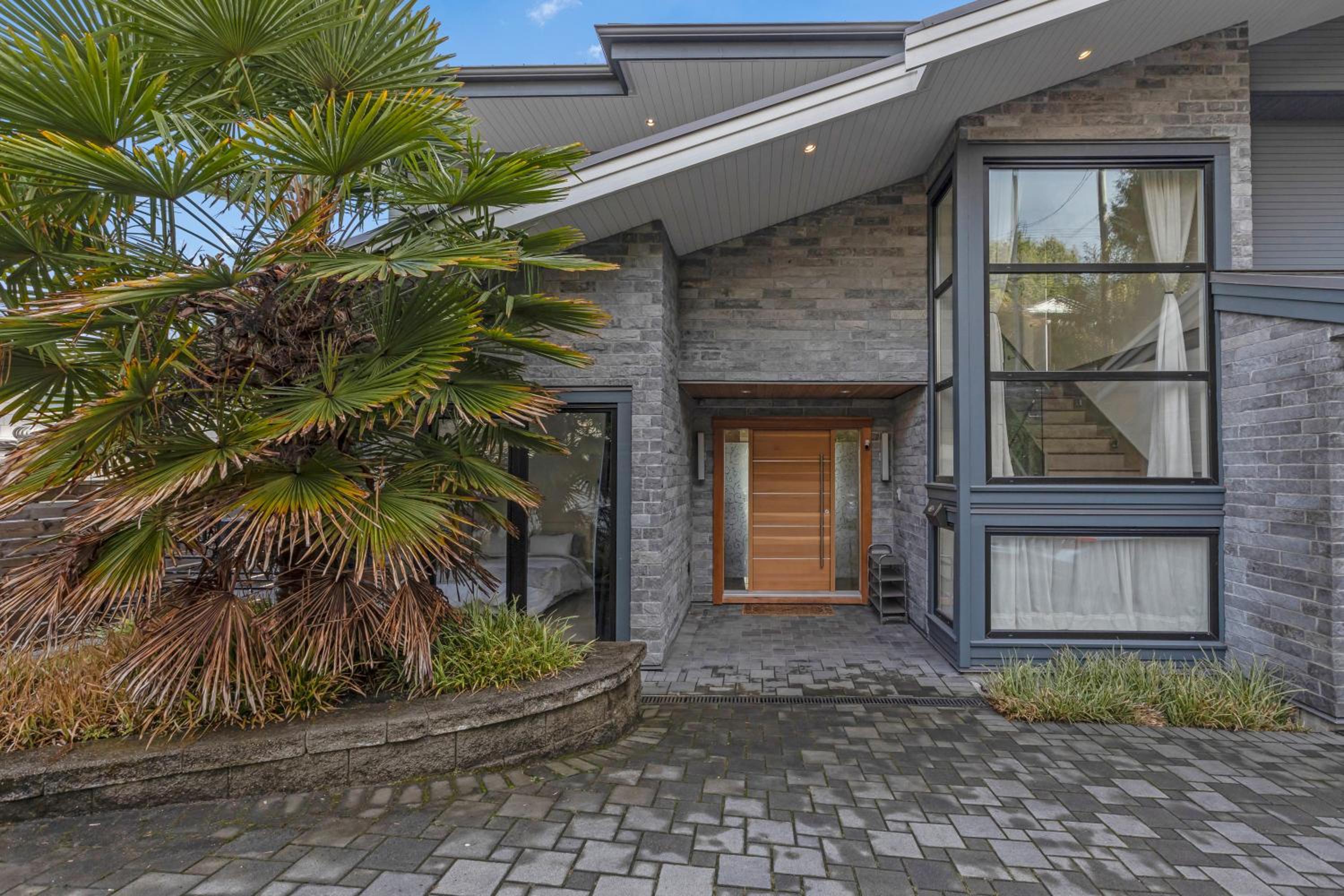Contemporary Home with Stunning Ocean and City Views