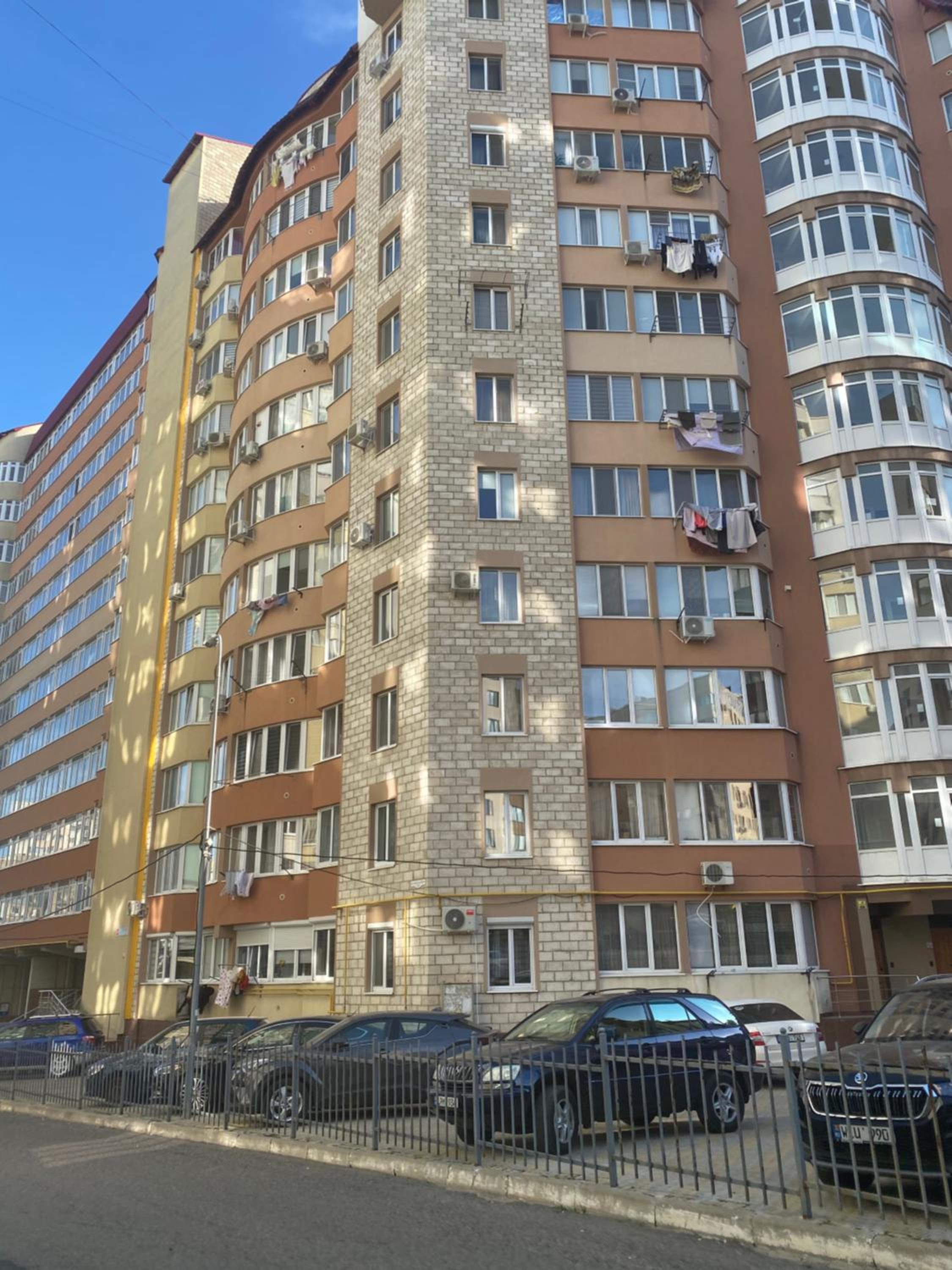 Magenta Apartment