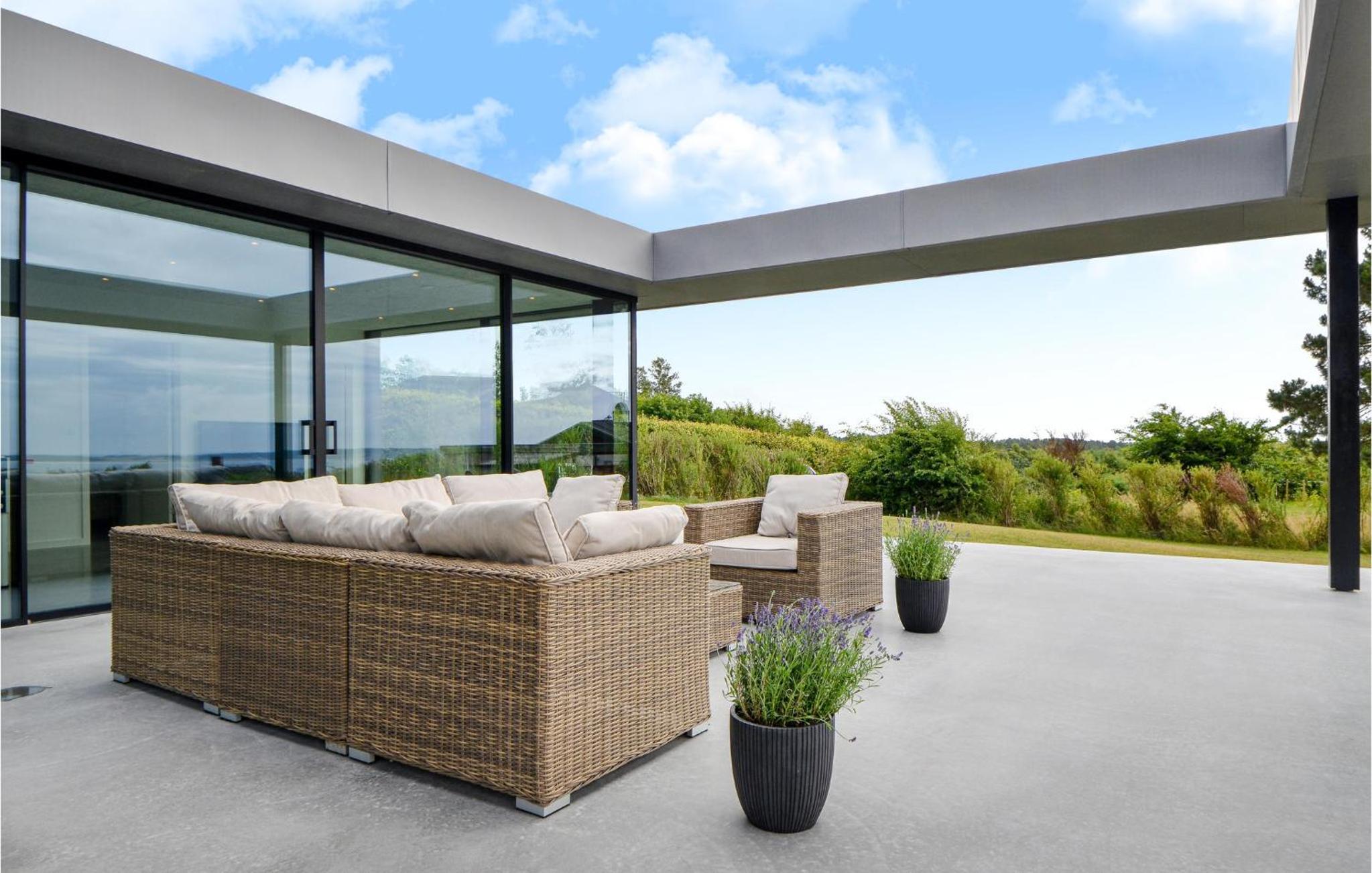 Amazing Home In Ebeltoft With Wifi