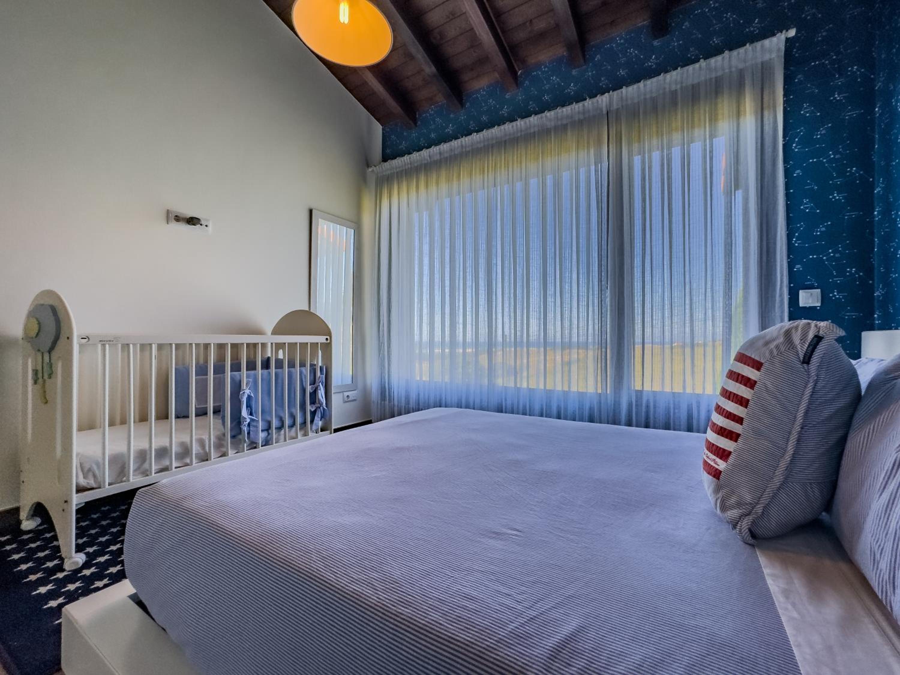 La Carrera, villa moderna con piscina privada en Mogro Cantabria