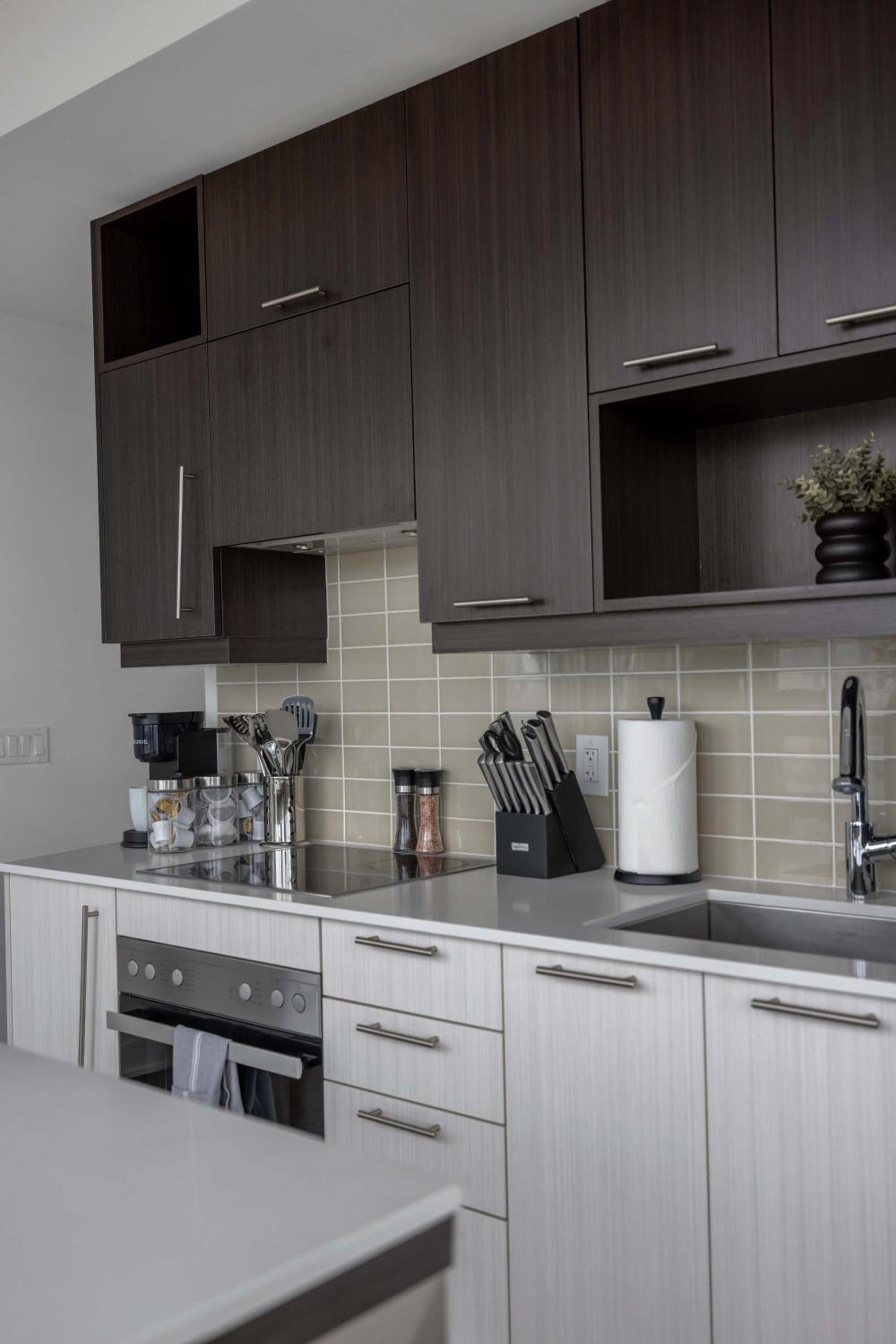 Luxurious 2 BR Condo Great Location
