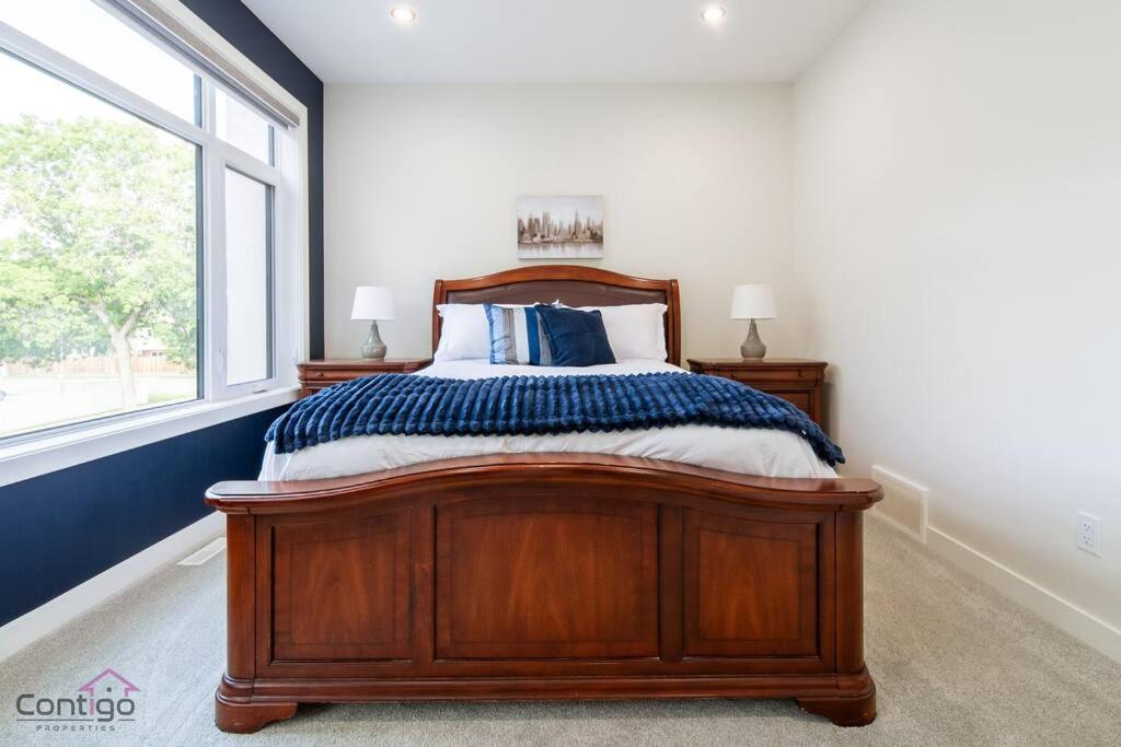 Modern Retreat, AirCon, Backyard, Near DT & WEM