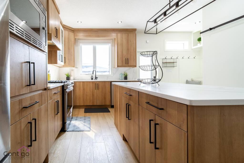 Modern Retreat, AirCon, Backyard, Near DT & WEM