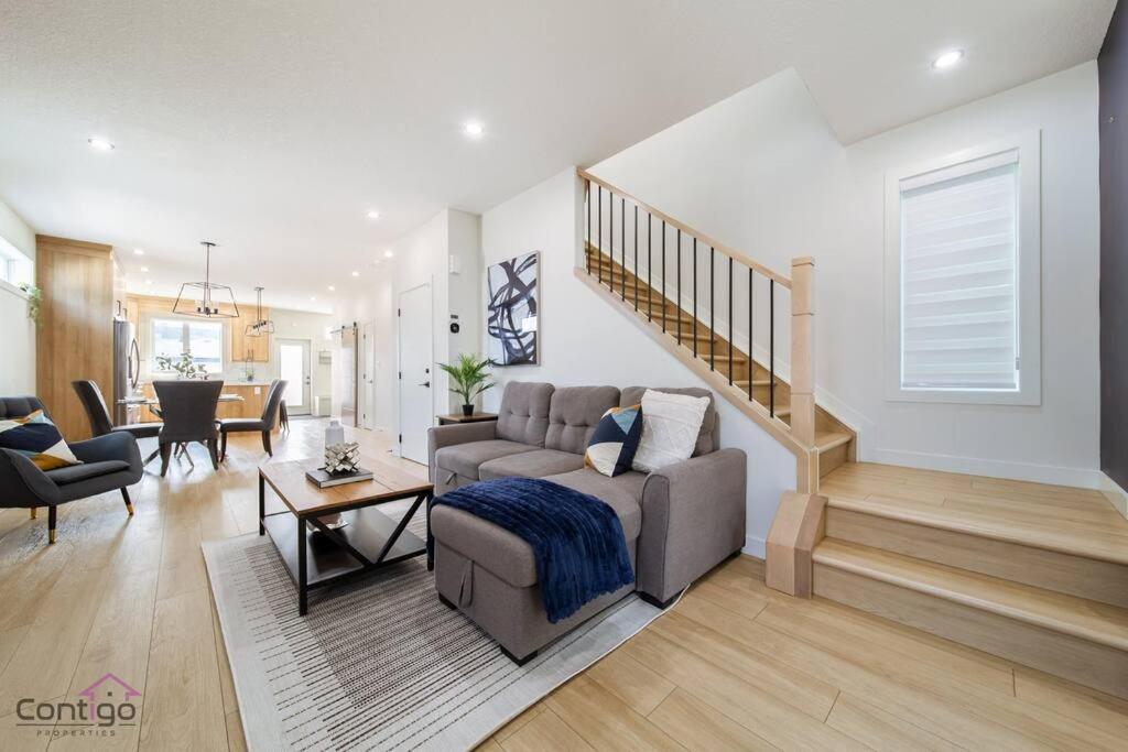 Modern Retreat, AirCon, Backyard, Near DT & WEM