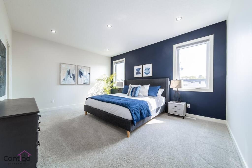 Modern Retreat, AirCon, Backyard, Near DT & WEM
