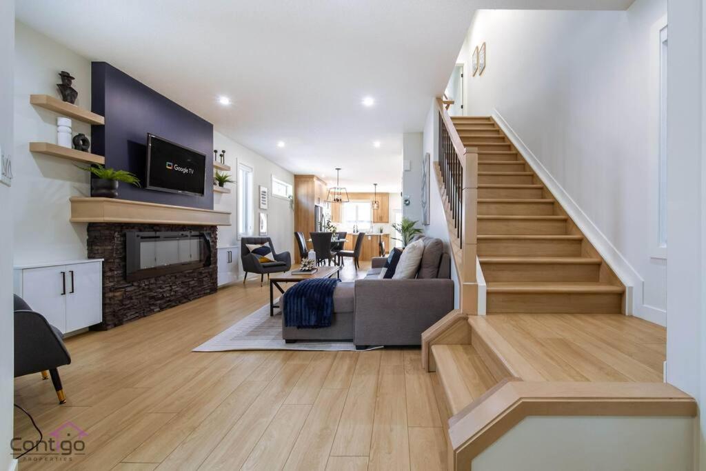 Modern Retreat, AirCon, Backyard, Near DT & WEM