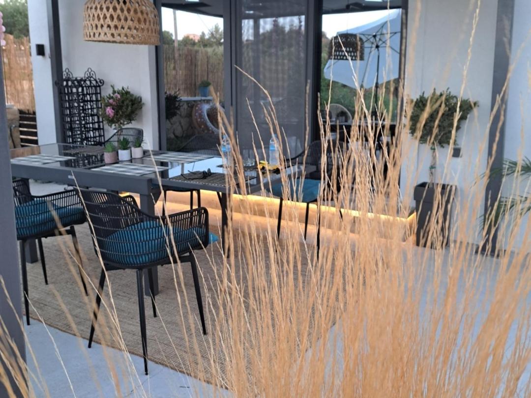 Villa secrecy photo 2