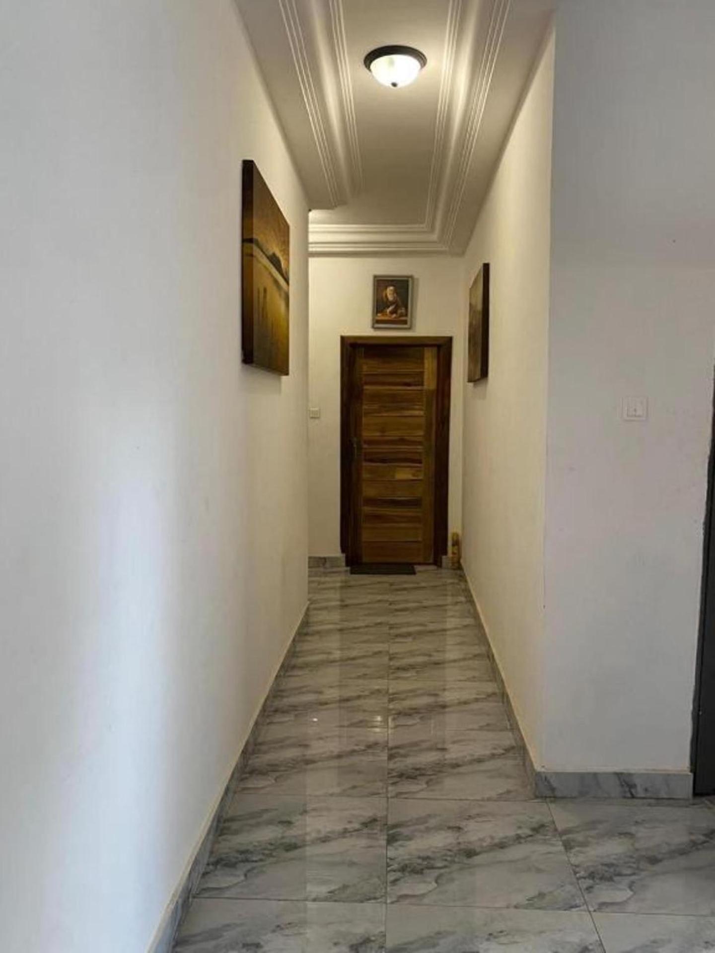 Sleep6-Casa Blanca-PrivateGarden-OffStreet-Kasoa