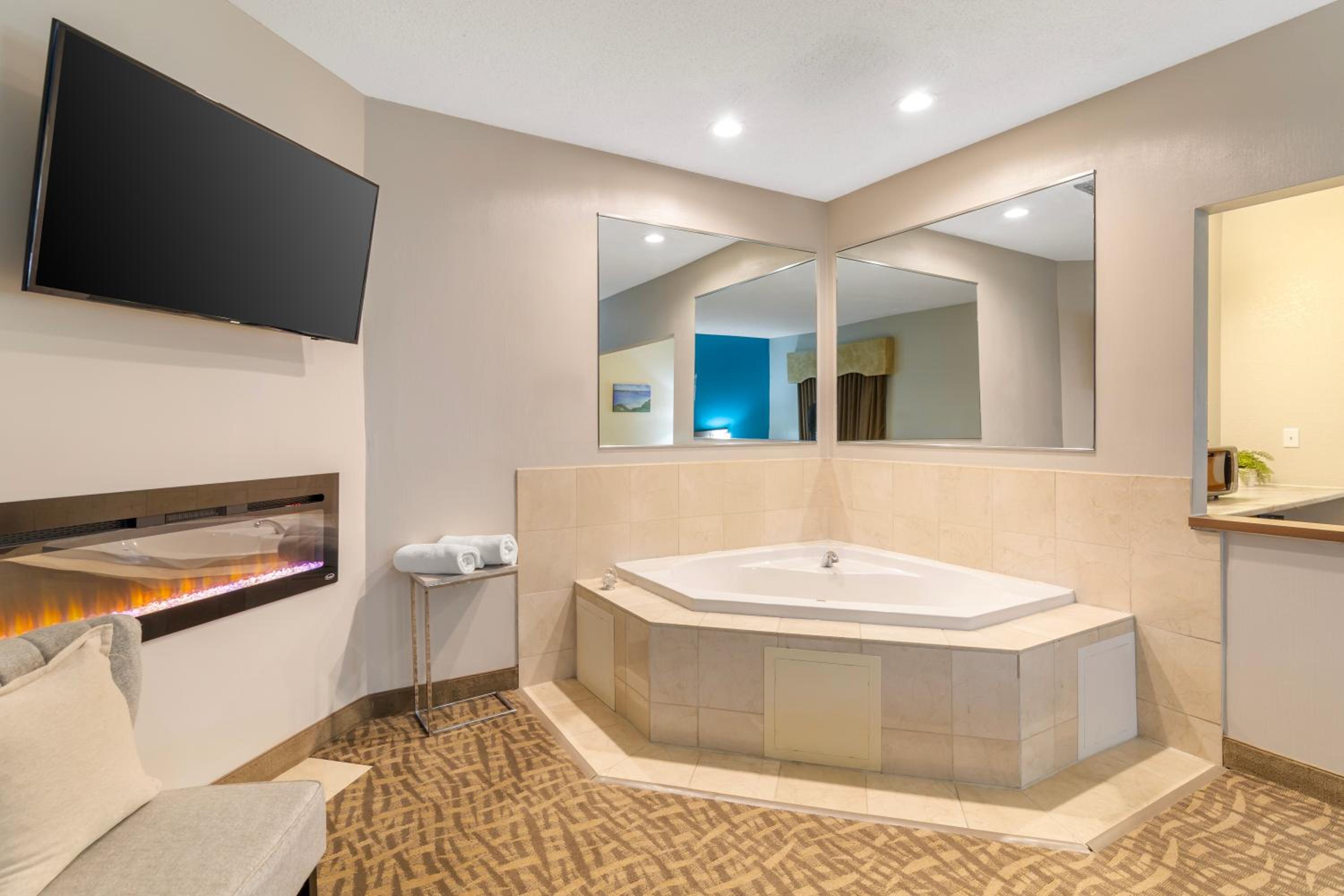 Bismarck Vacations - EverSpring Suites - Property Image 3