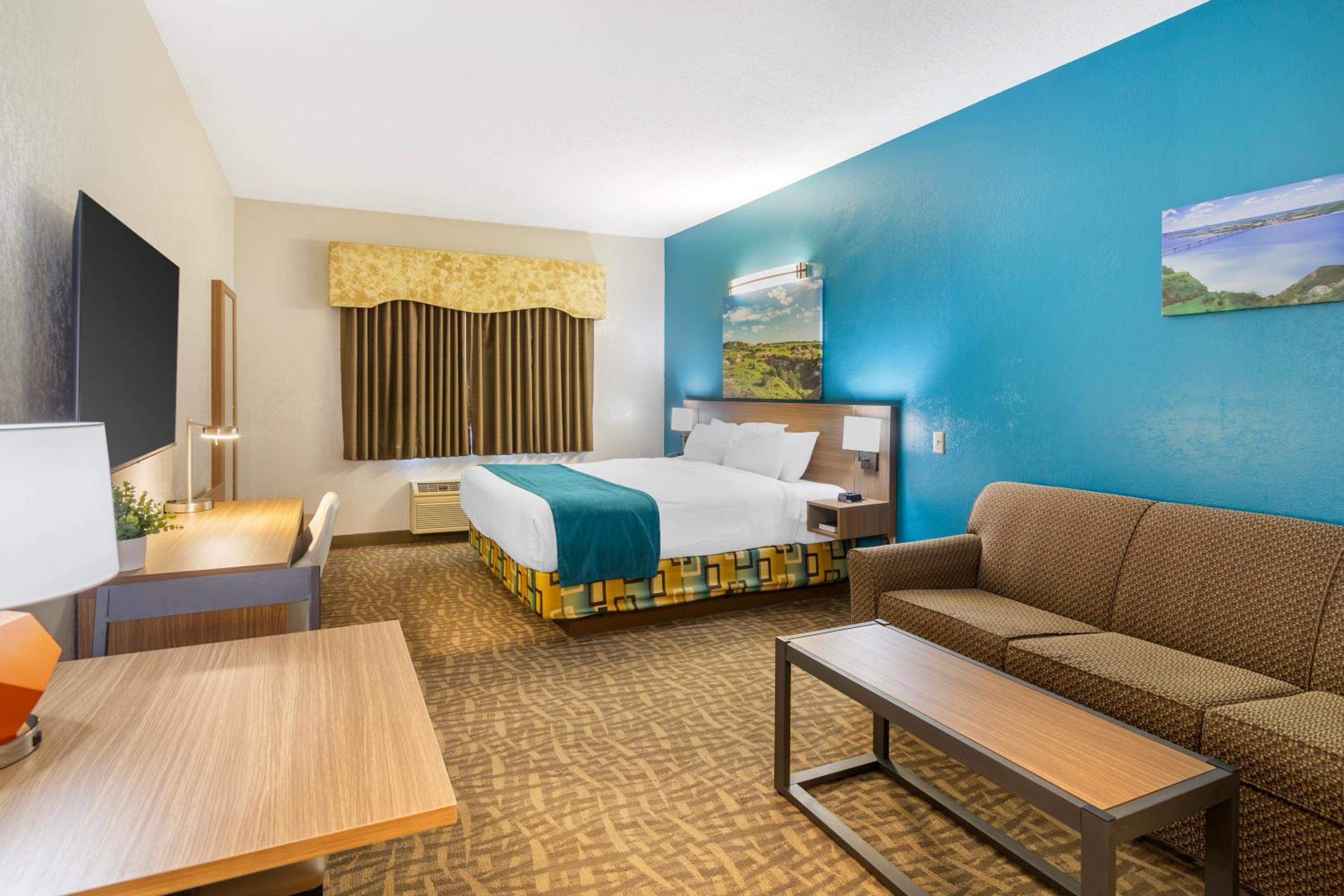 Bismarck Vacations - EverSpring Suites - Property Image 14