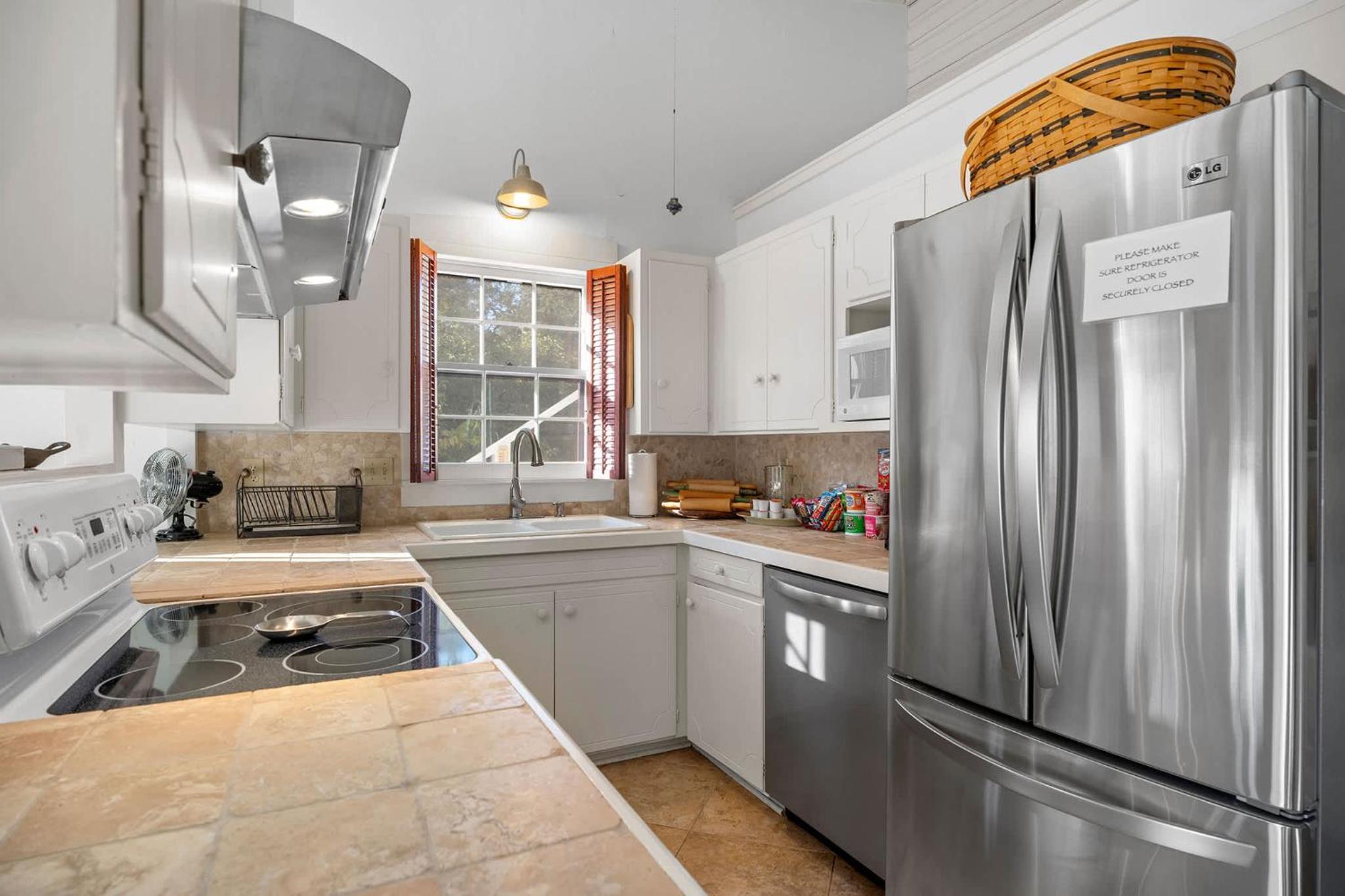 Flagstone Sunday House - Perfectly located view 4