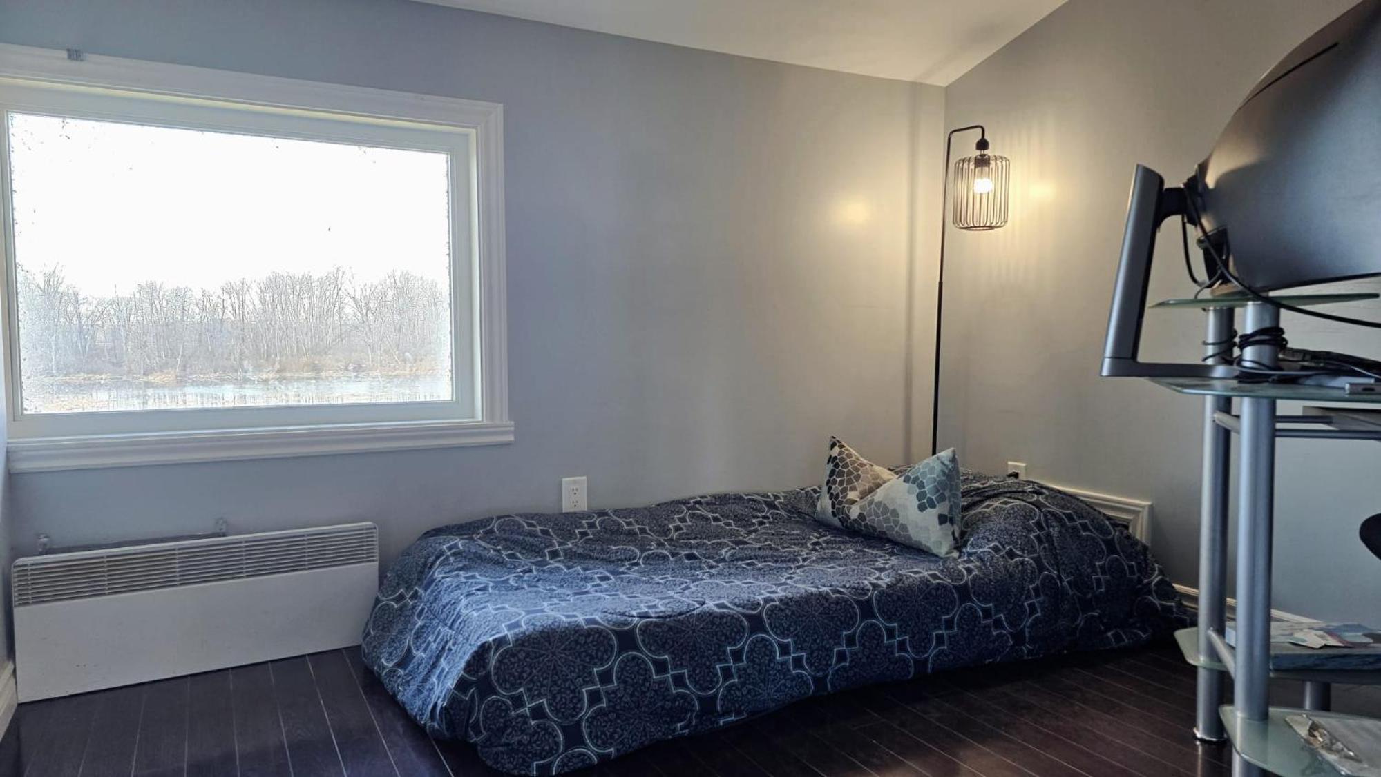 Lakefront House 25 minutes from downtown Ottawa-Gatineau
