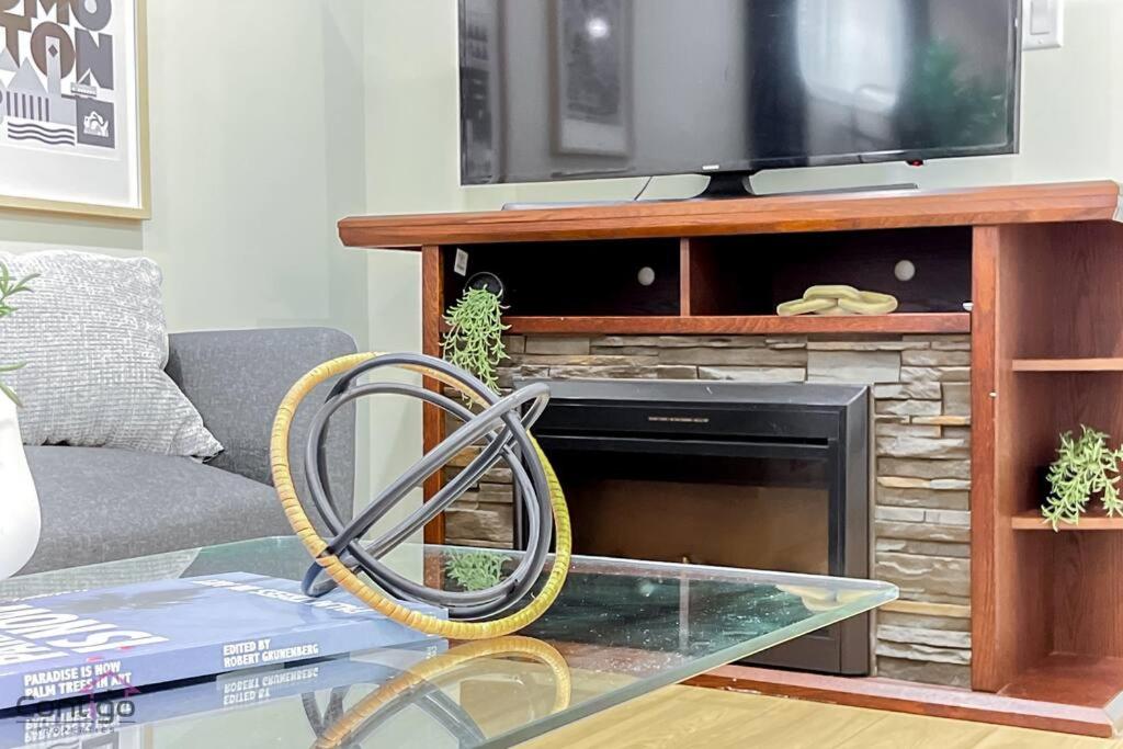 The Sanctuary Suite, Near Rogers & WEM, WiFi!