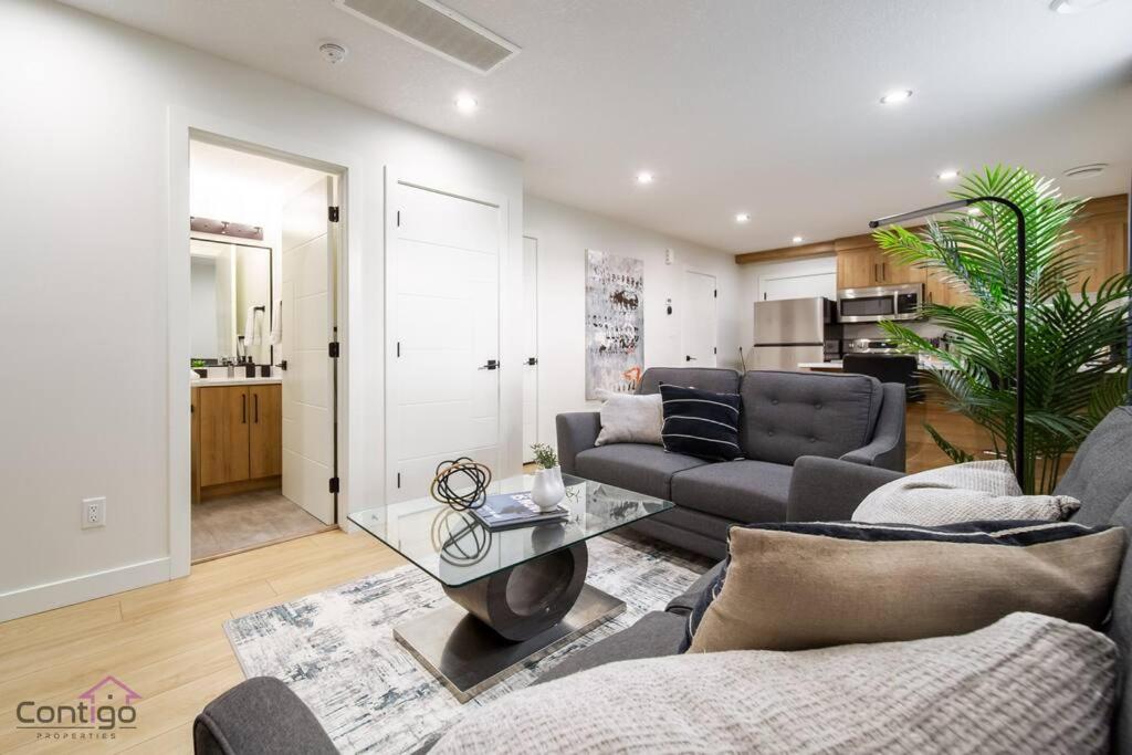 The Sanctuary Suite, Near Rogers & WEM, WiFi!