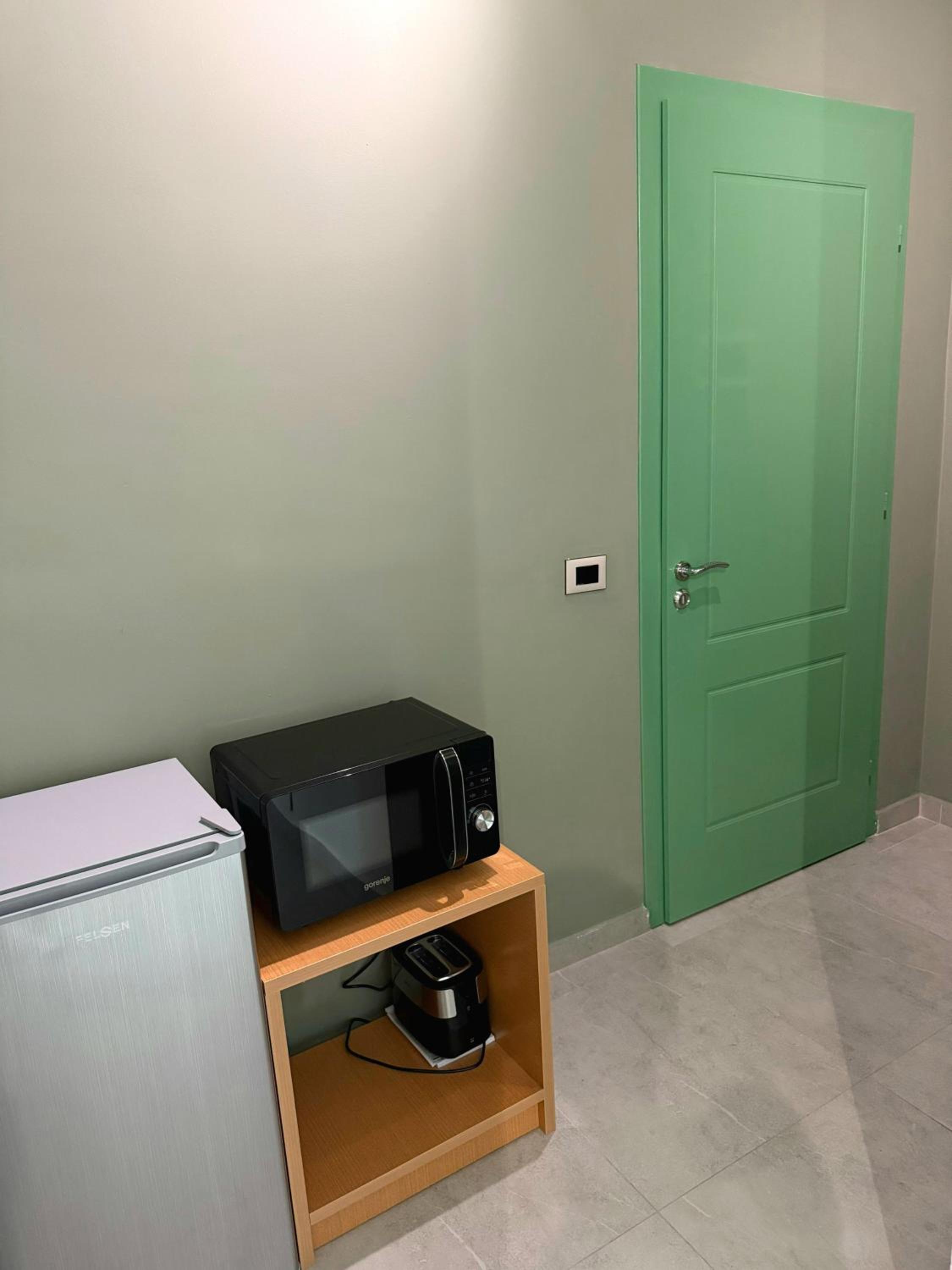 STAY-FIVE Modern Central Studios Self Check-in & Fast Wi-Fi