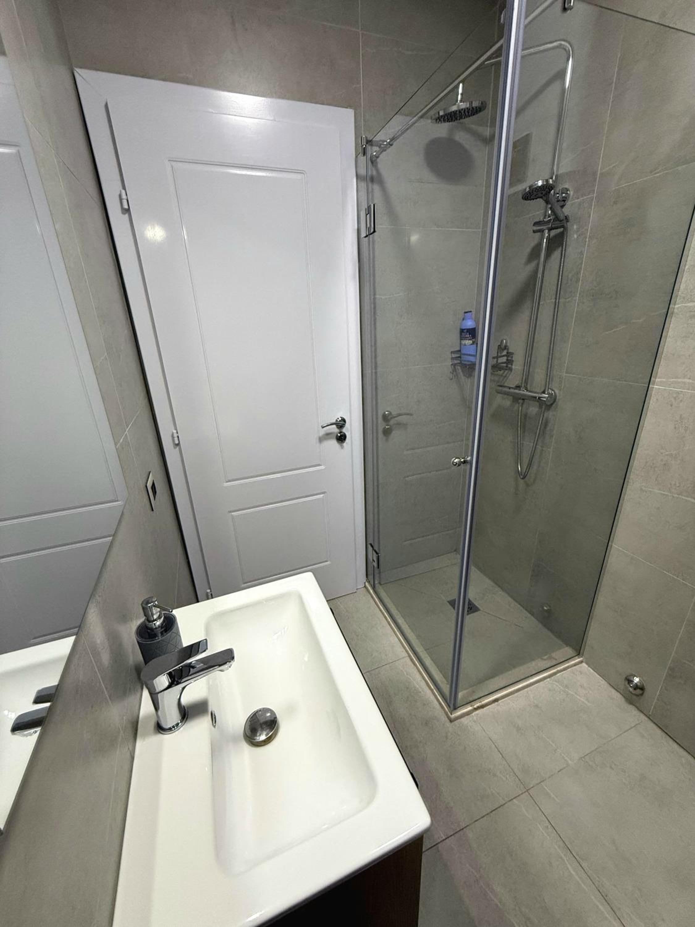 STAY-FIVE Modern Central Studios Self Check-in & Fast Wi-Fi