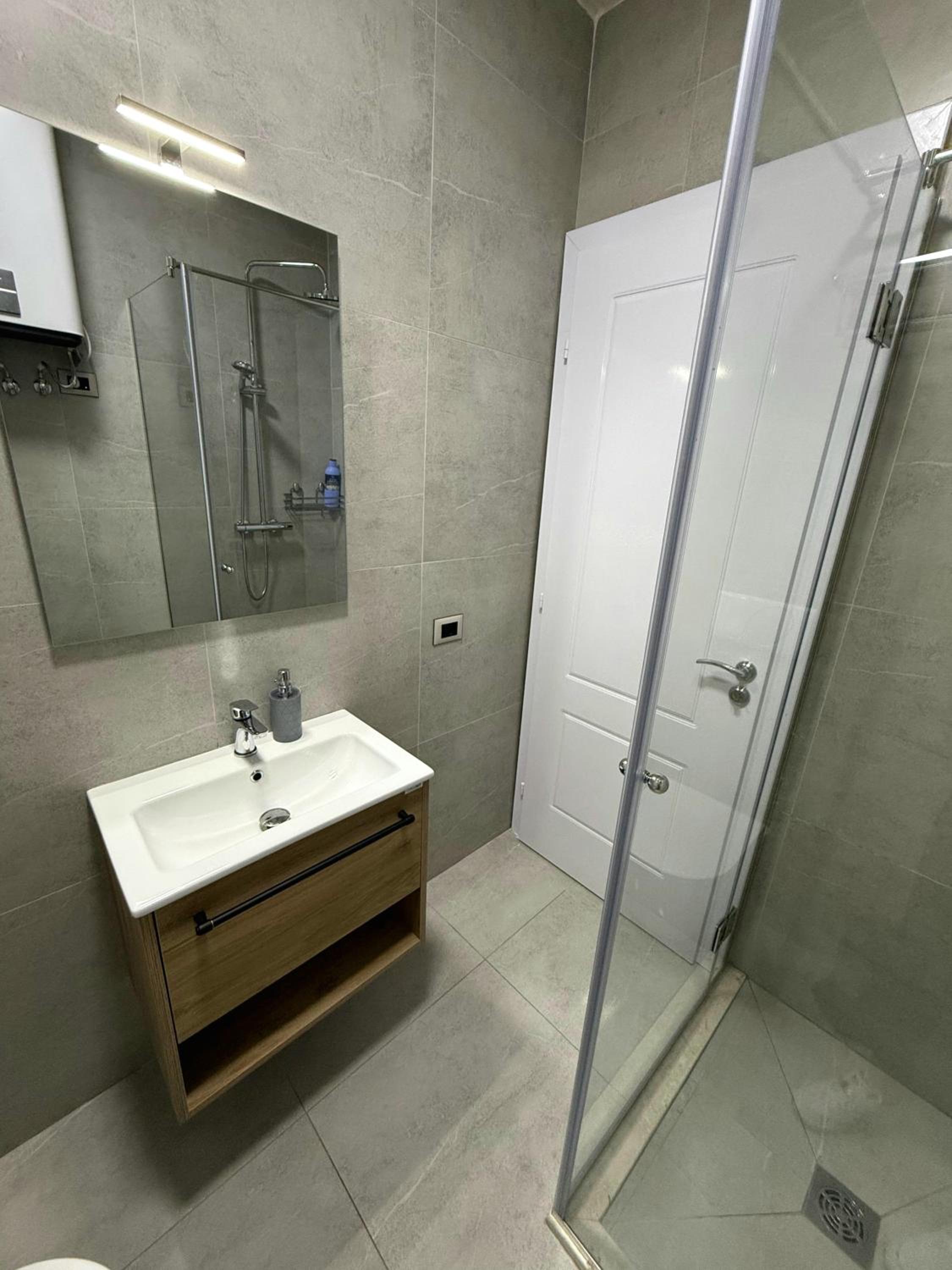 STAY-FIVE Modern Central Studios Self Check-in & Fast Wi-Fi
