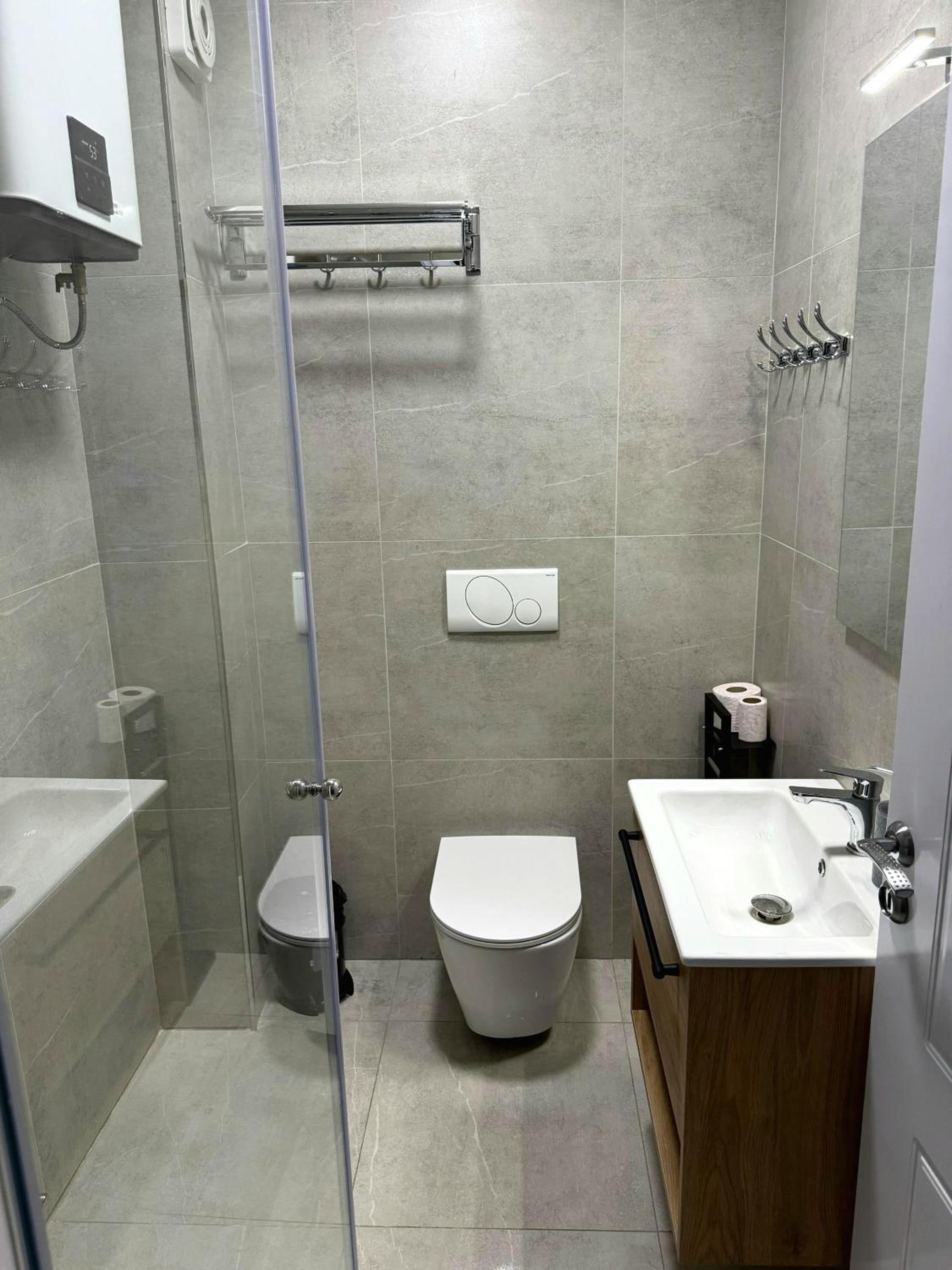 STAY-FIVE Modern Central Studios Self Check-in & Fast Wi-Fi