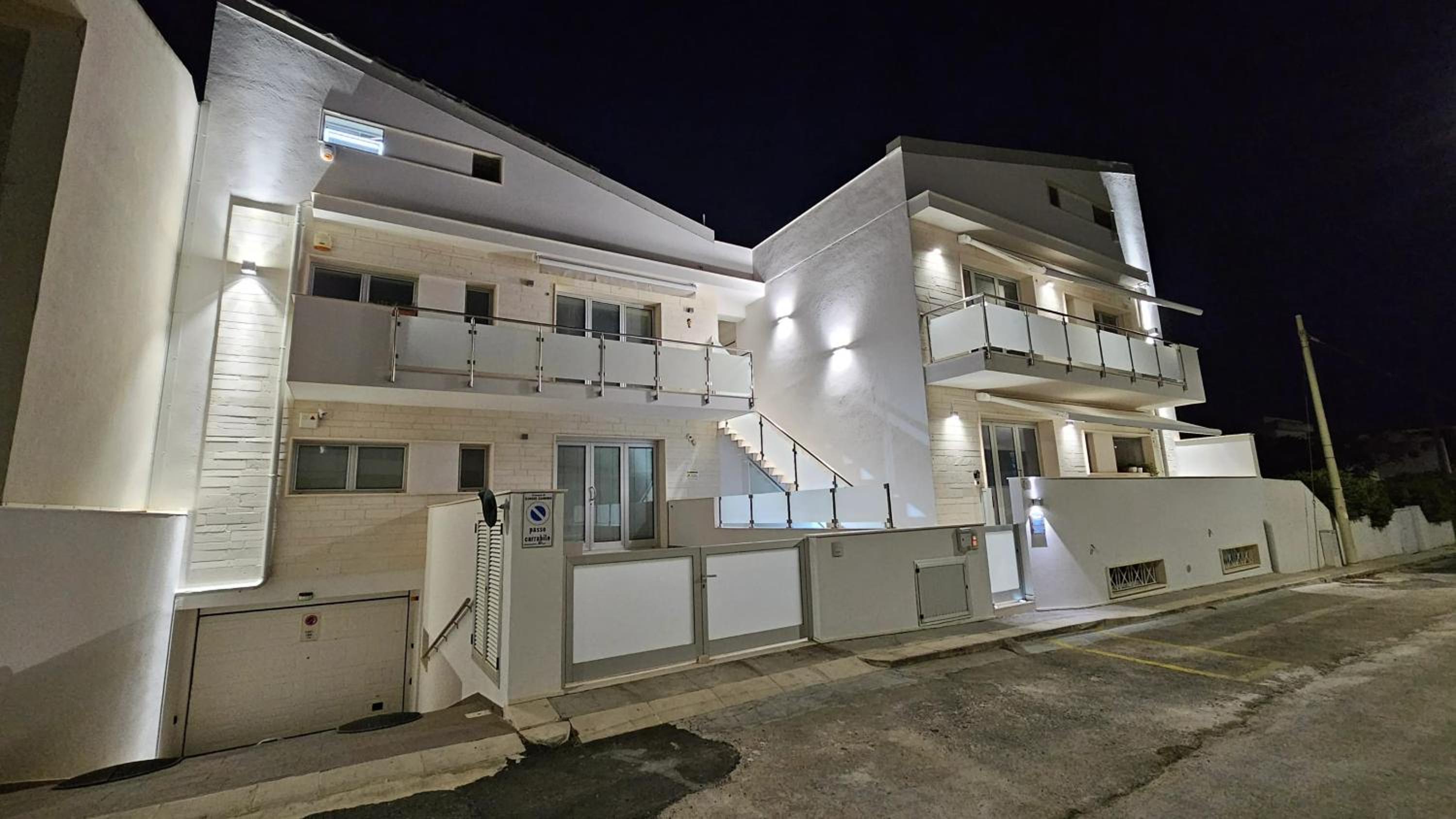 Spacious apartment with sea view in Punta Secca view 2