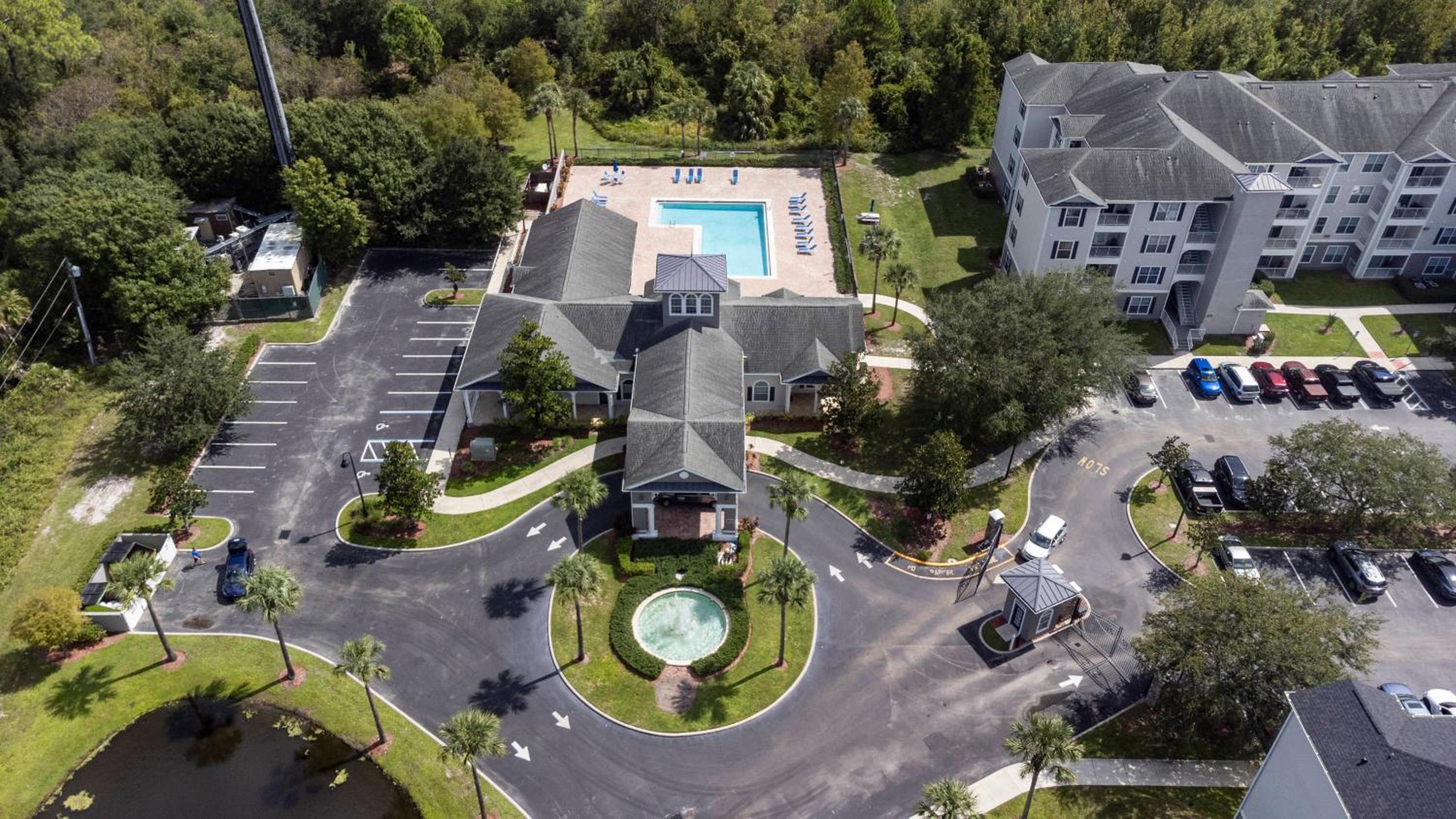 Amazing Apartment 3Brdm - 5 miles from Disney view 2