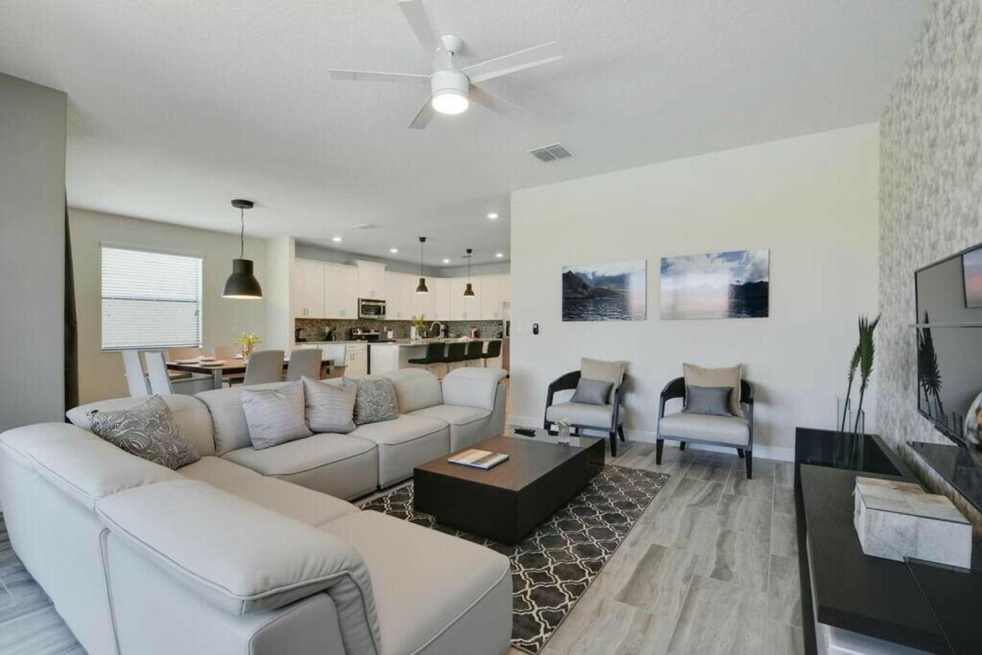Amazing 6Bedrooms5BathroomsPool At Solterra view 4