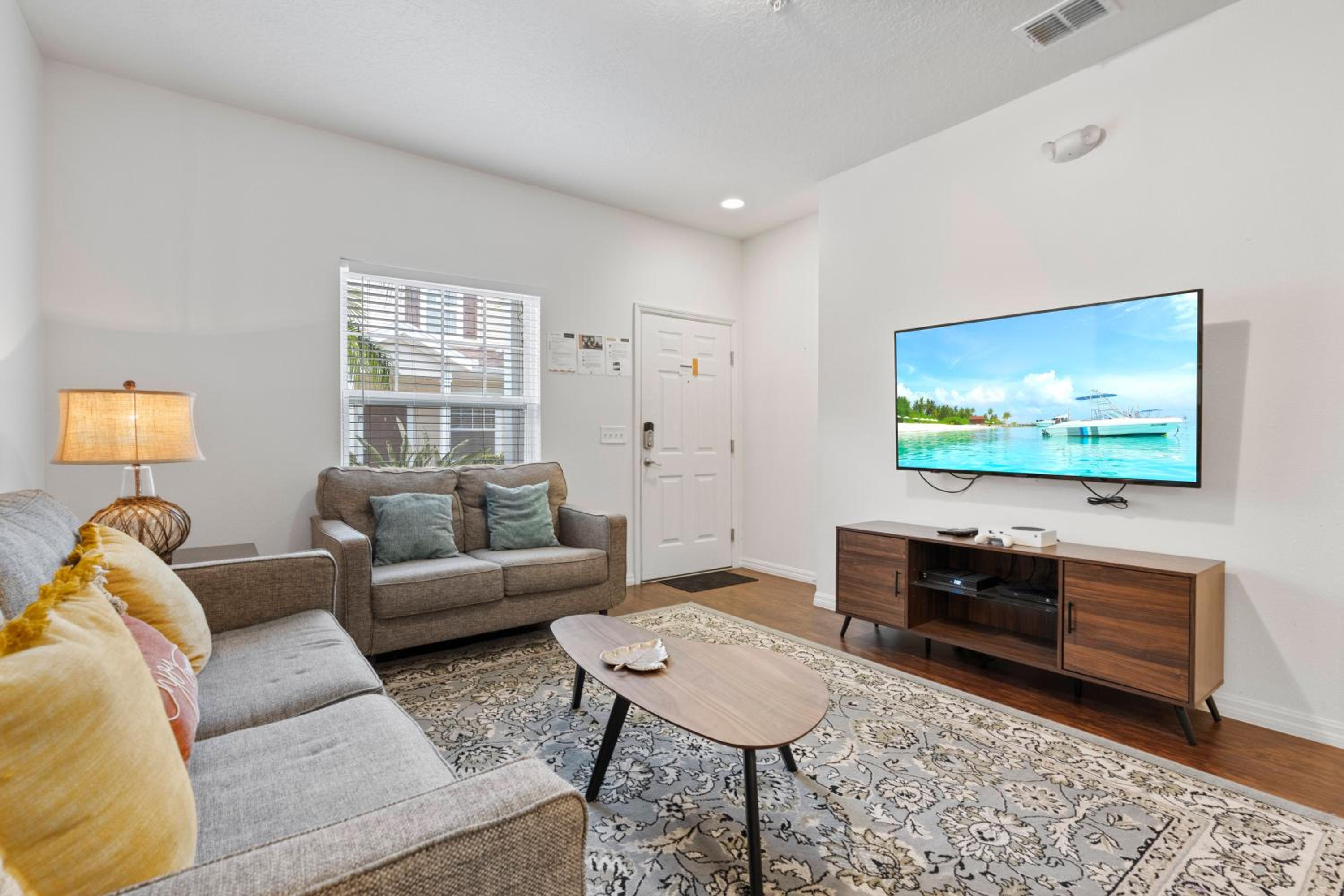 Amazing 3 bedrooms At Lucaya- 7 miles from Disney view 3