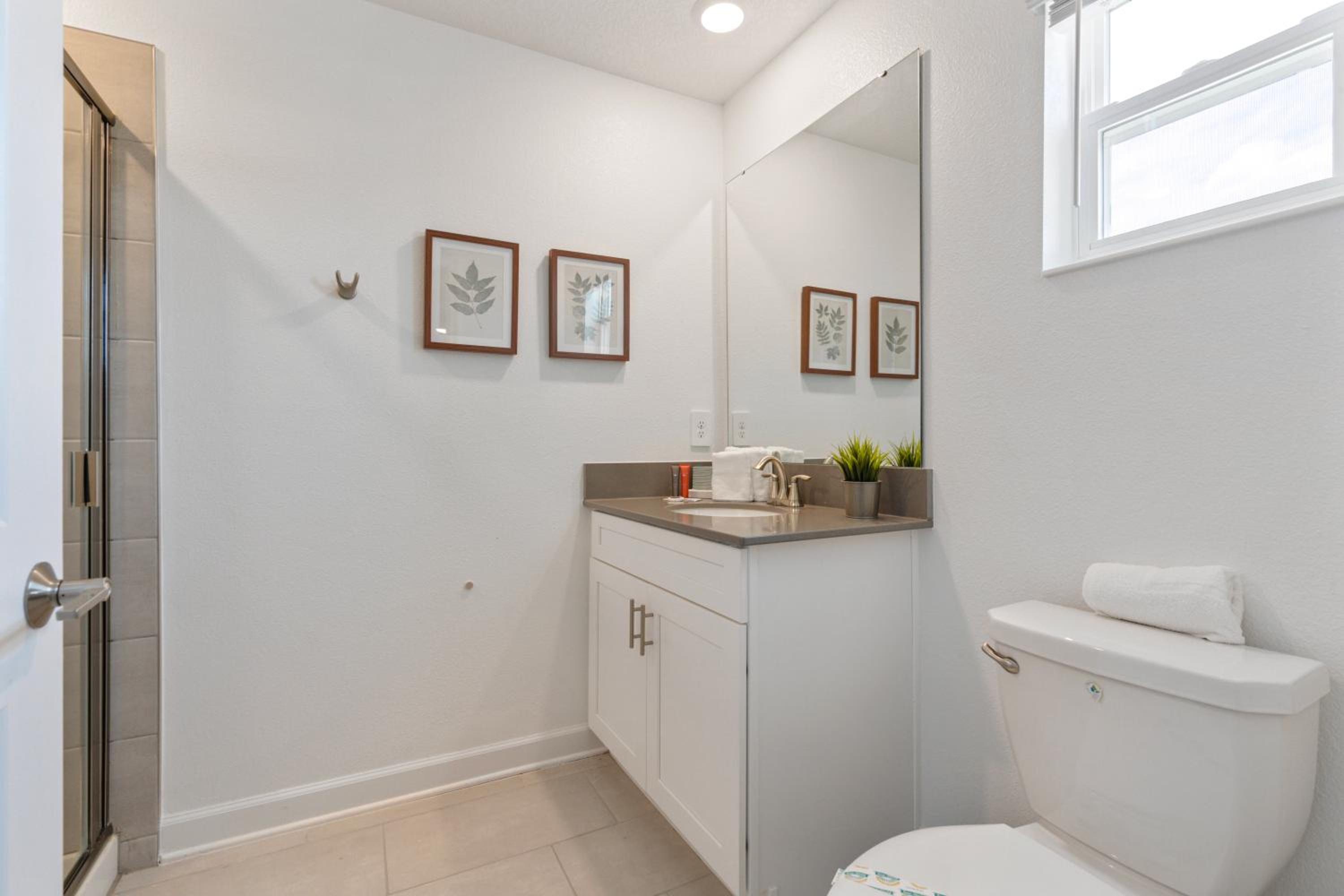 New Home 5 Bedrooms and 4 Bathrooms At Storey Lake view 4