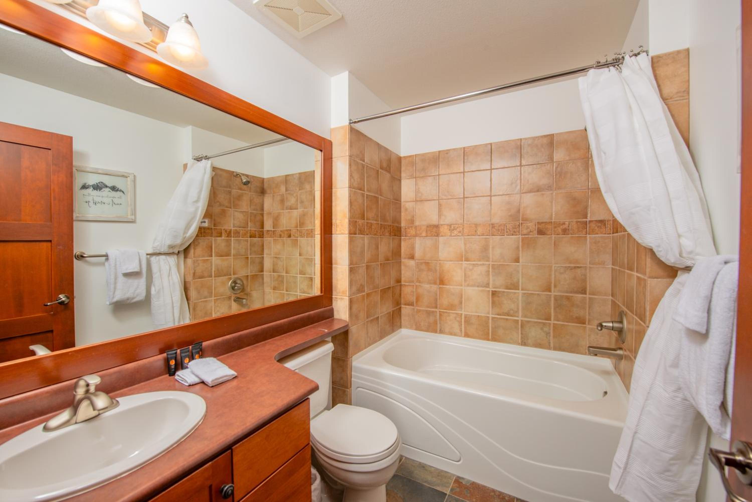 Stonegate Resort Unit A103