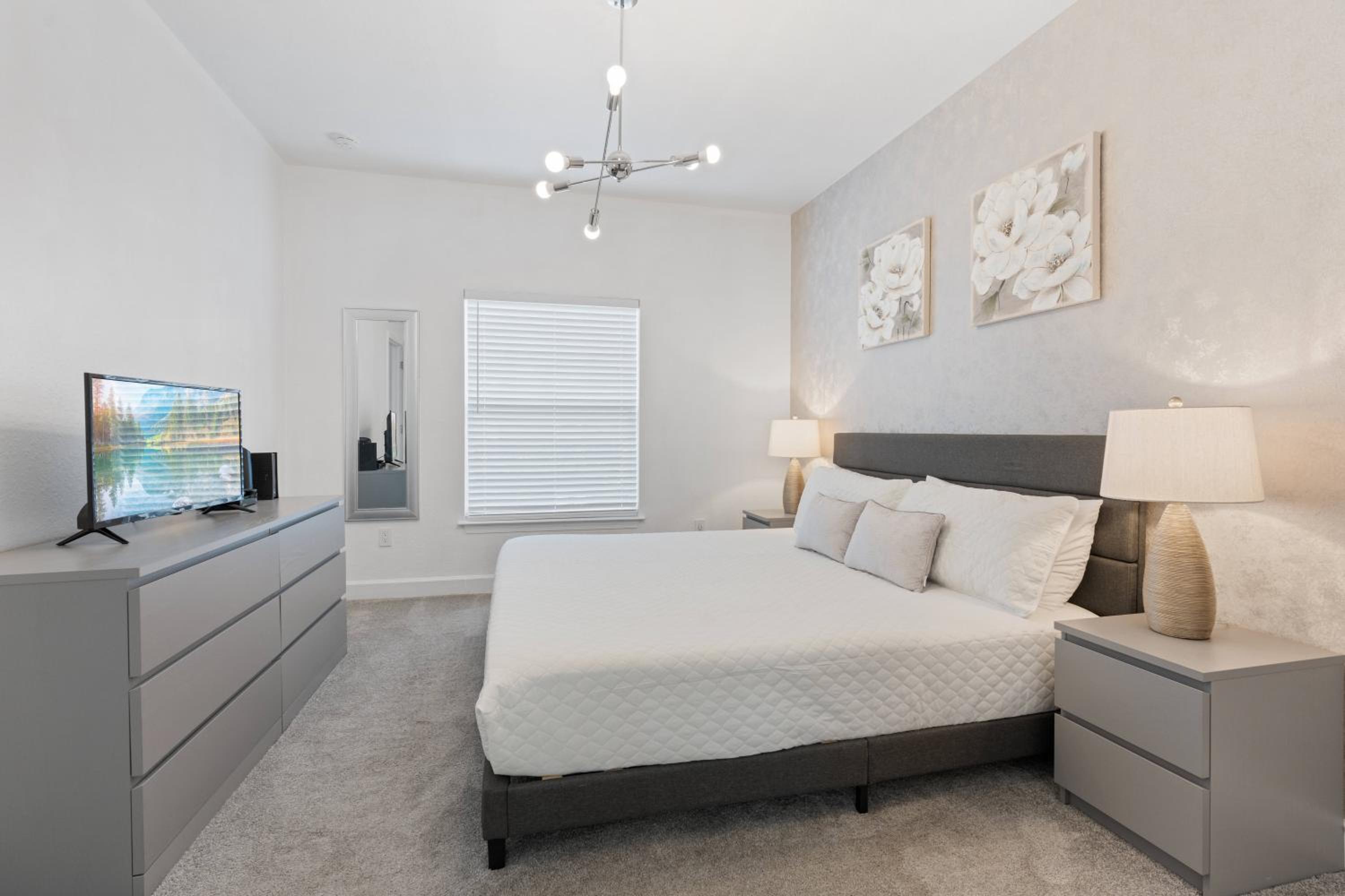 Cozy 4Bedrooms At Lucaya- 7 miles from Disney view 2