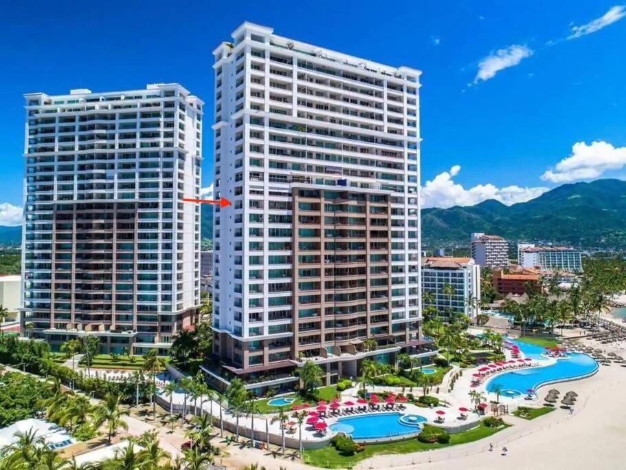 Spectacular Beach Condo In Grand Venetian