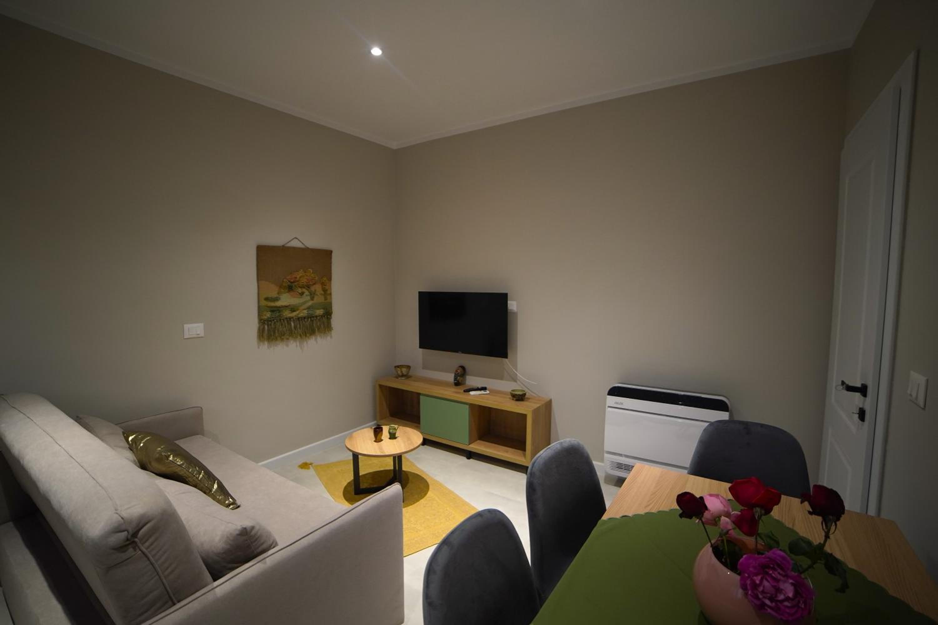 Center Oasis Apartments