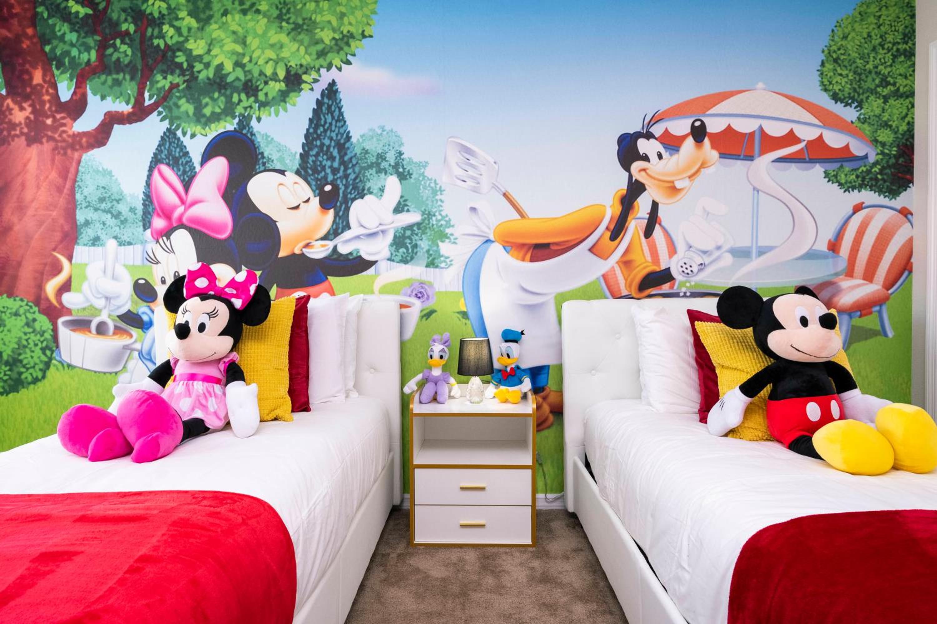 Amazing 3BedroomsNear to DisneyThemed rooms view 4