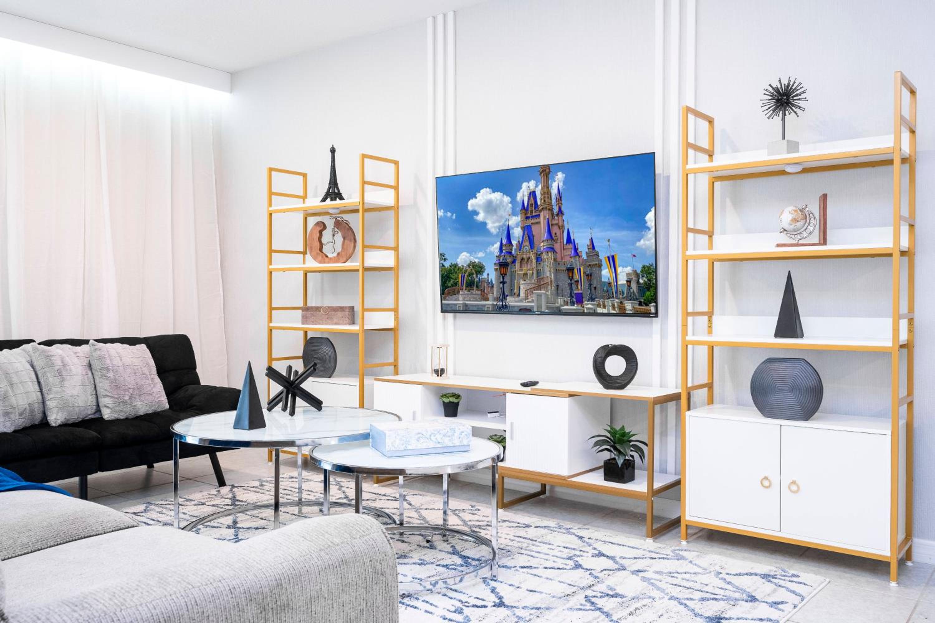 Amazing 3BedroomsNear to DisneyThemed rooms view 2