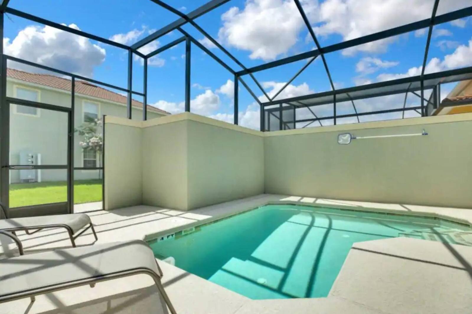 Amazing 5BD and 4BH 6 miles from Disney view 4