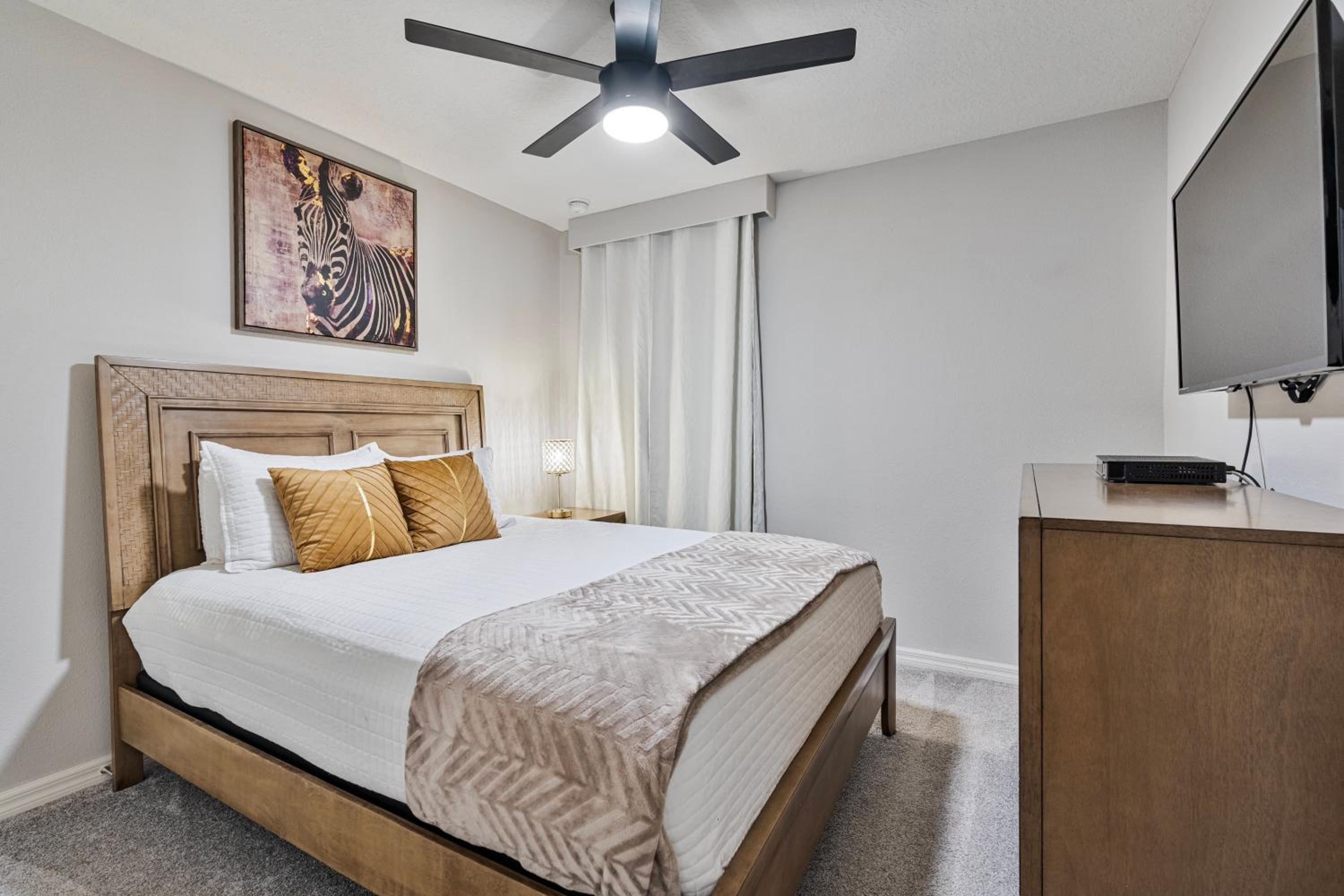 Cozy 4 Bedrooms35 Bath- 8 miles from Disney