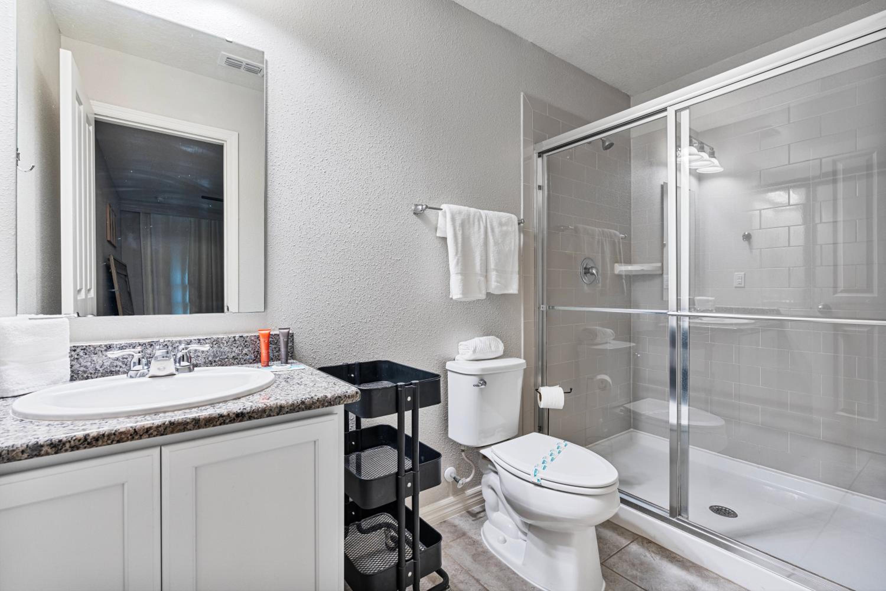 Cozy 4 Bedrooms35 Bath- 8 miles from Disney