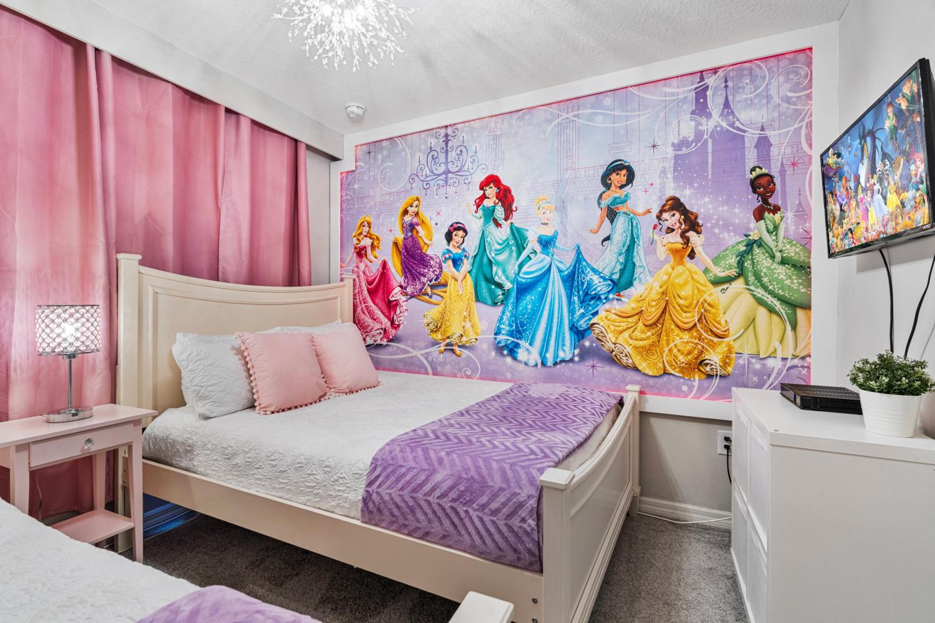 Cozy 4 Bedrooms35 Bath- 8 miles from Disney