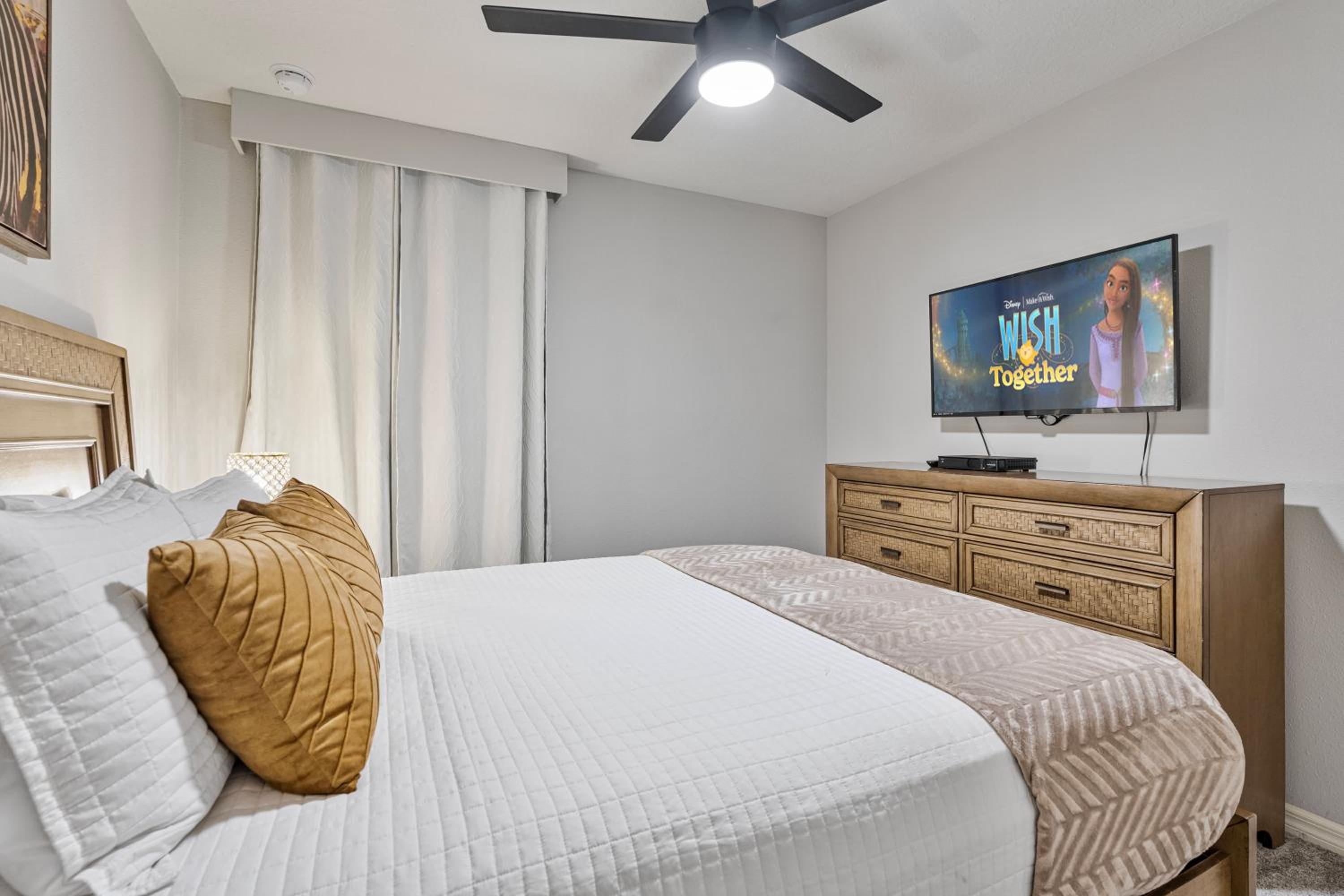 Cozy 4 Bedrooms35 Bath- 8 miles from Disney