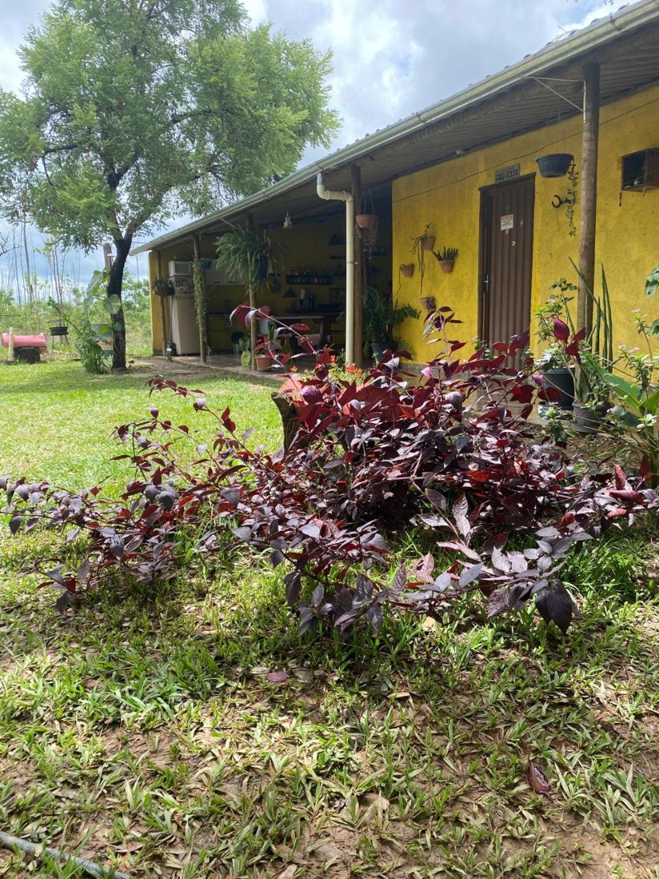 Pousada Sitio do Terrão a 500 metros da BR 040 e a 10 minutos da Prainha