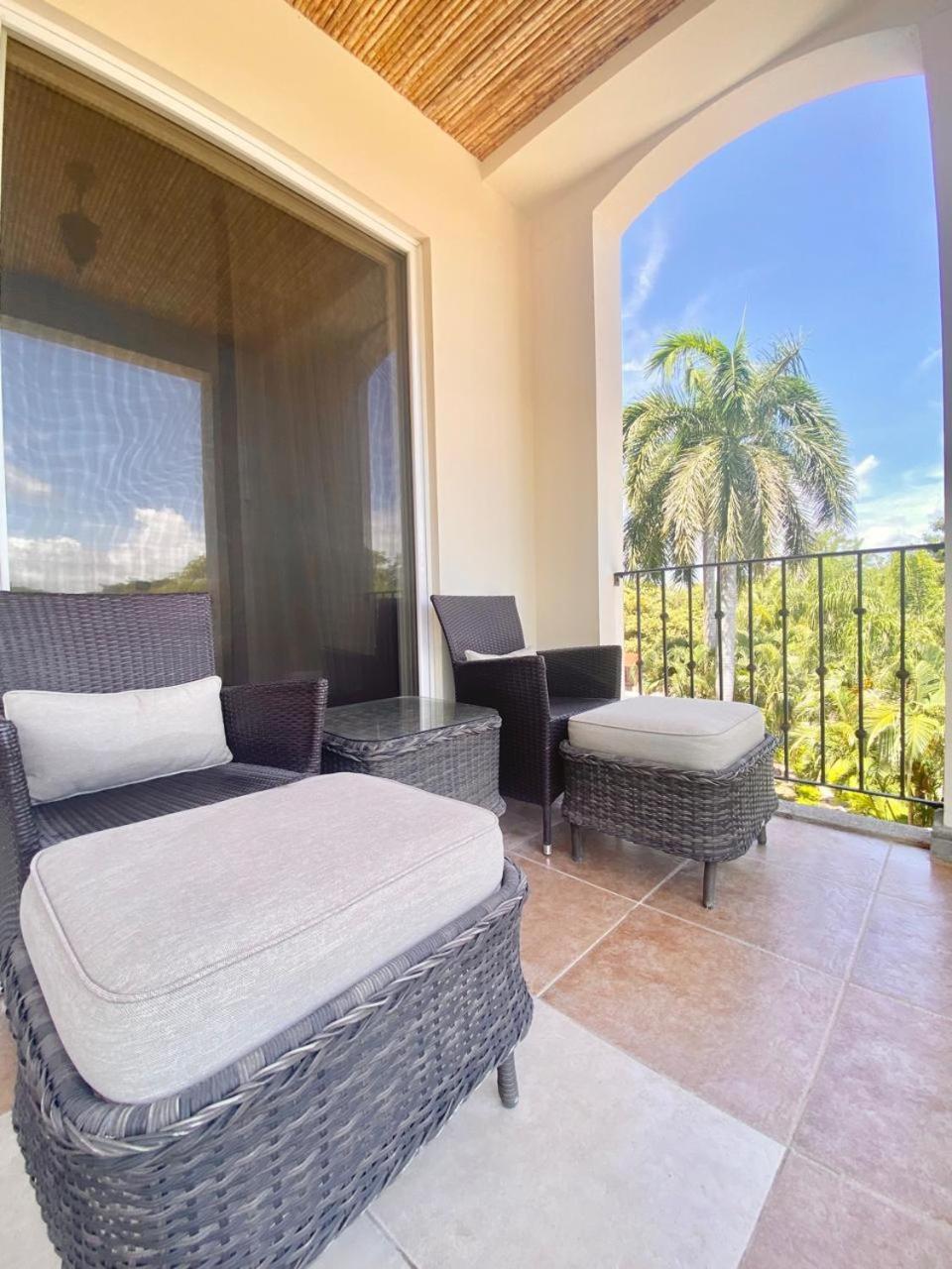 Peninsula 46 - Upscale 2bdr with Jacuzzi - Beach - Fast wifi - Gym