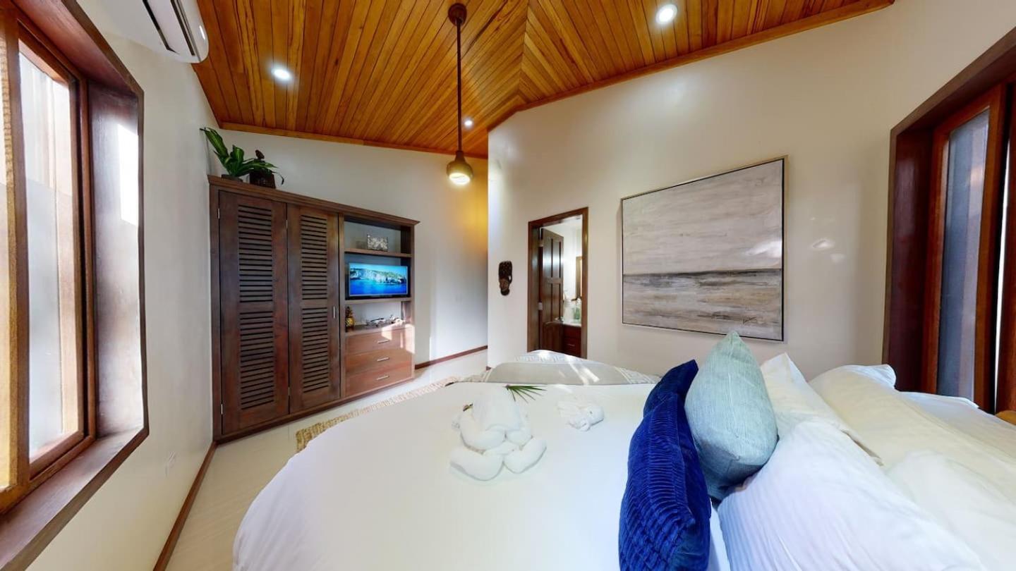 Secluded Oceanfront Private Estate By Alom