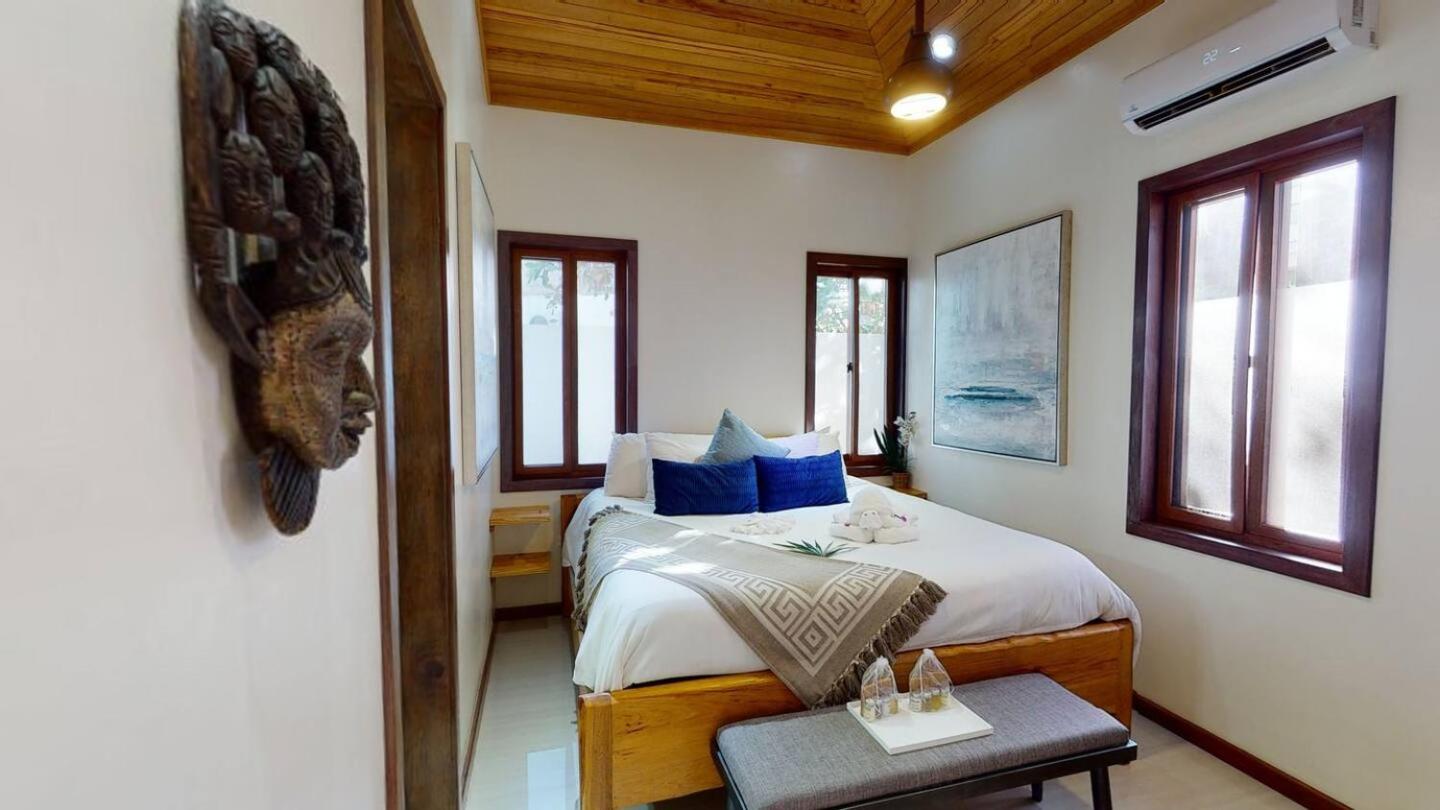 Secluded Oceanfront Private Estate By Alom